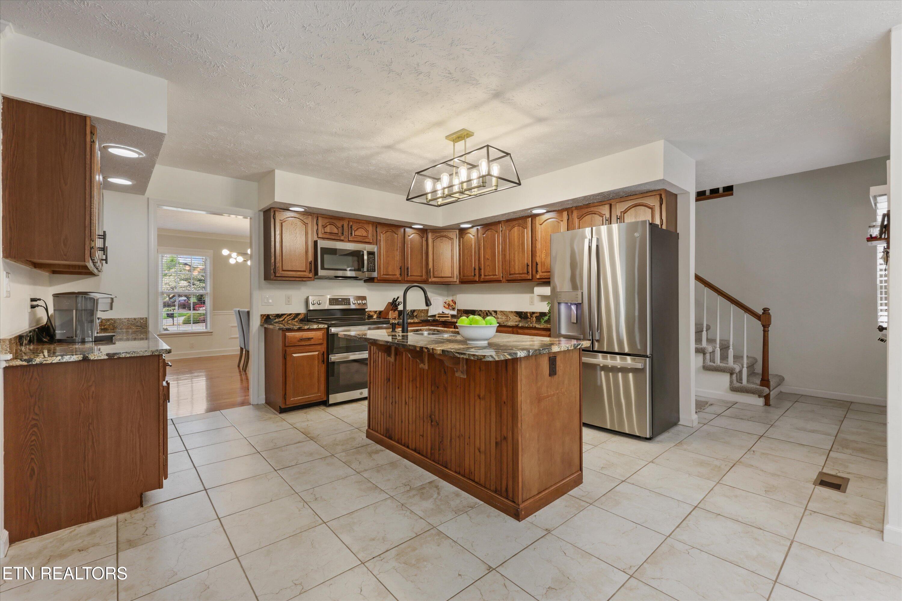 11901 Butternut Lane