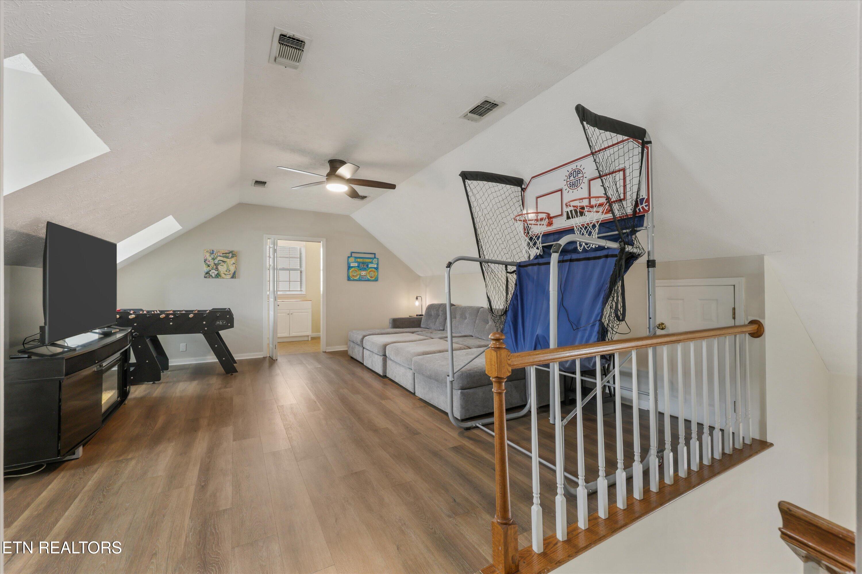 11901 Butternut Lane