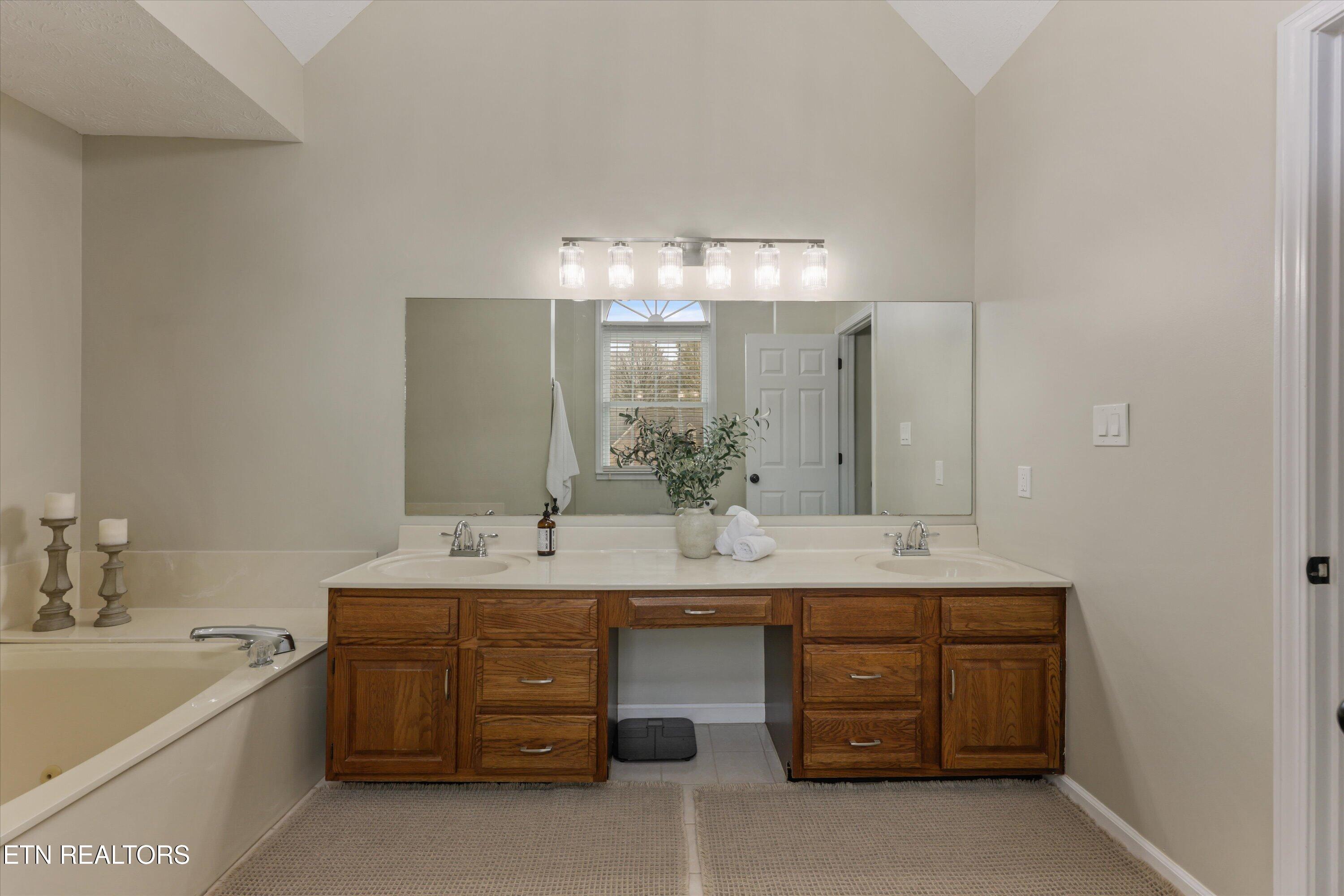 11901 Butternut Lane