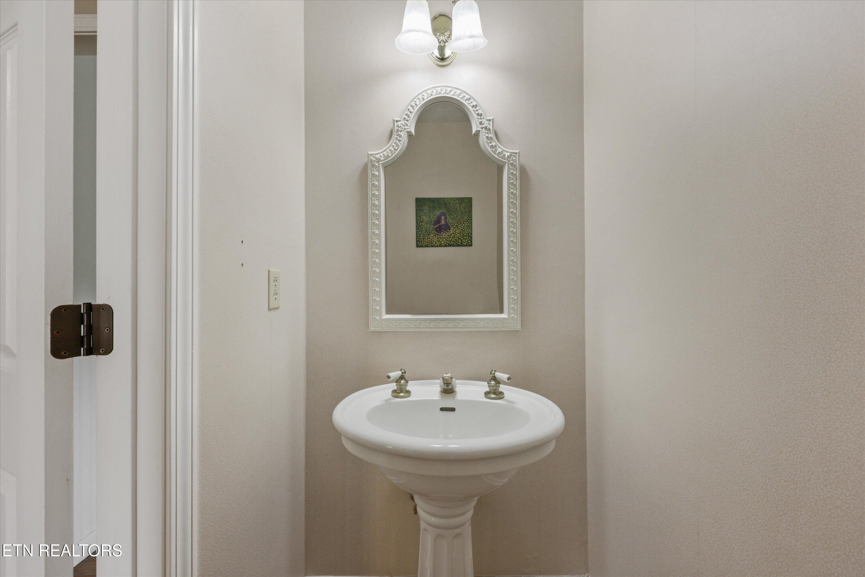 11901 Butternut Lane