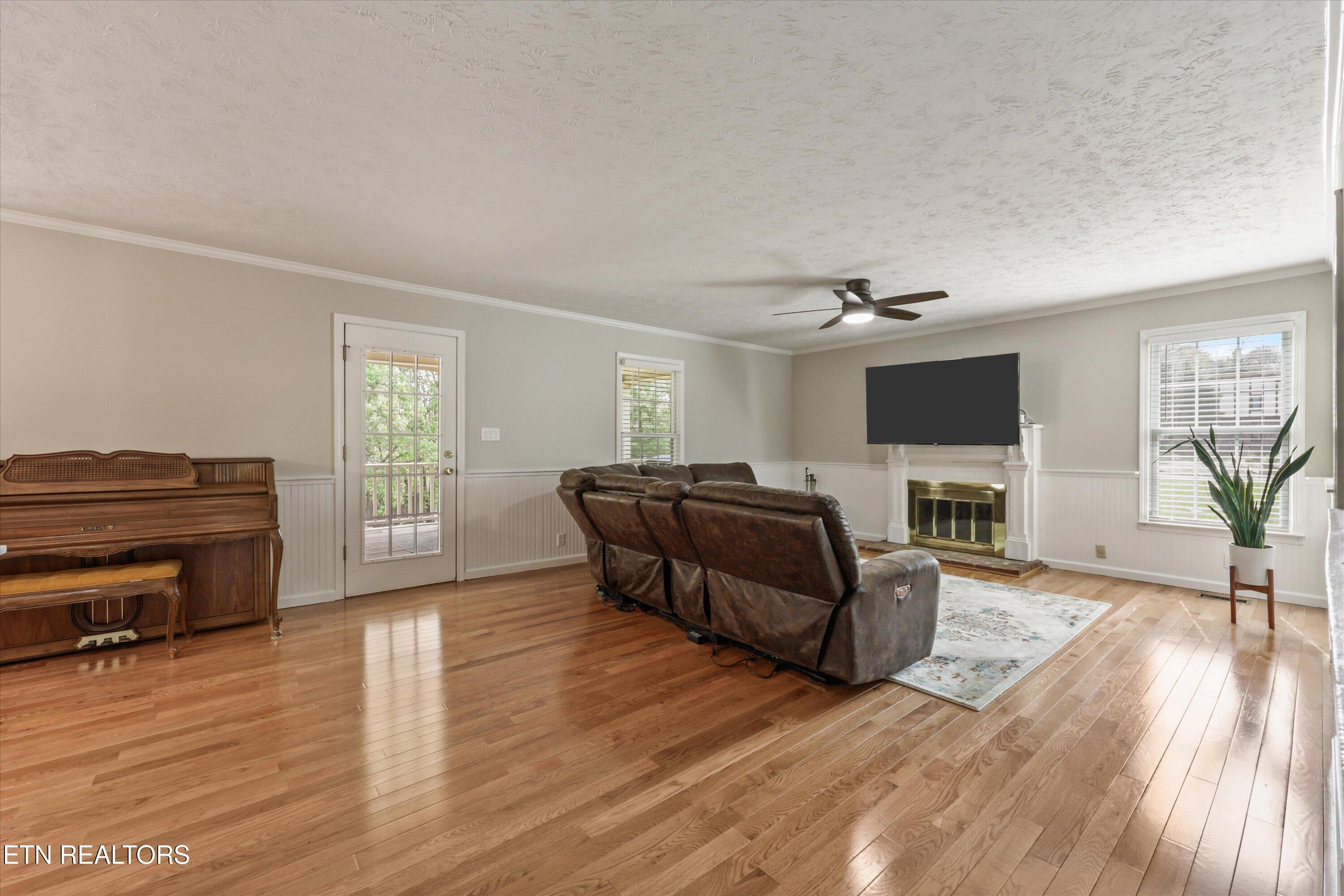 11901 Butternut Lane