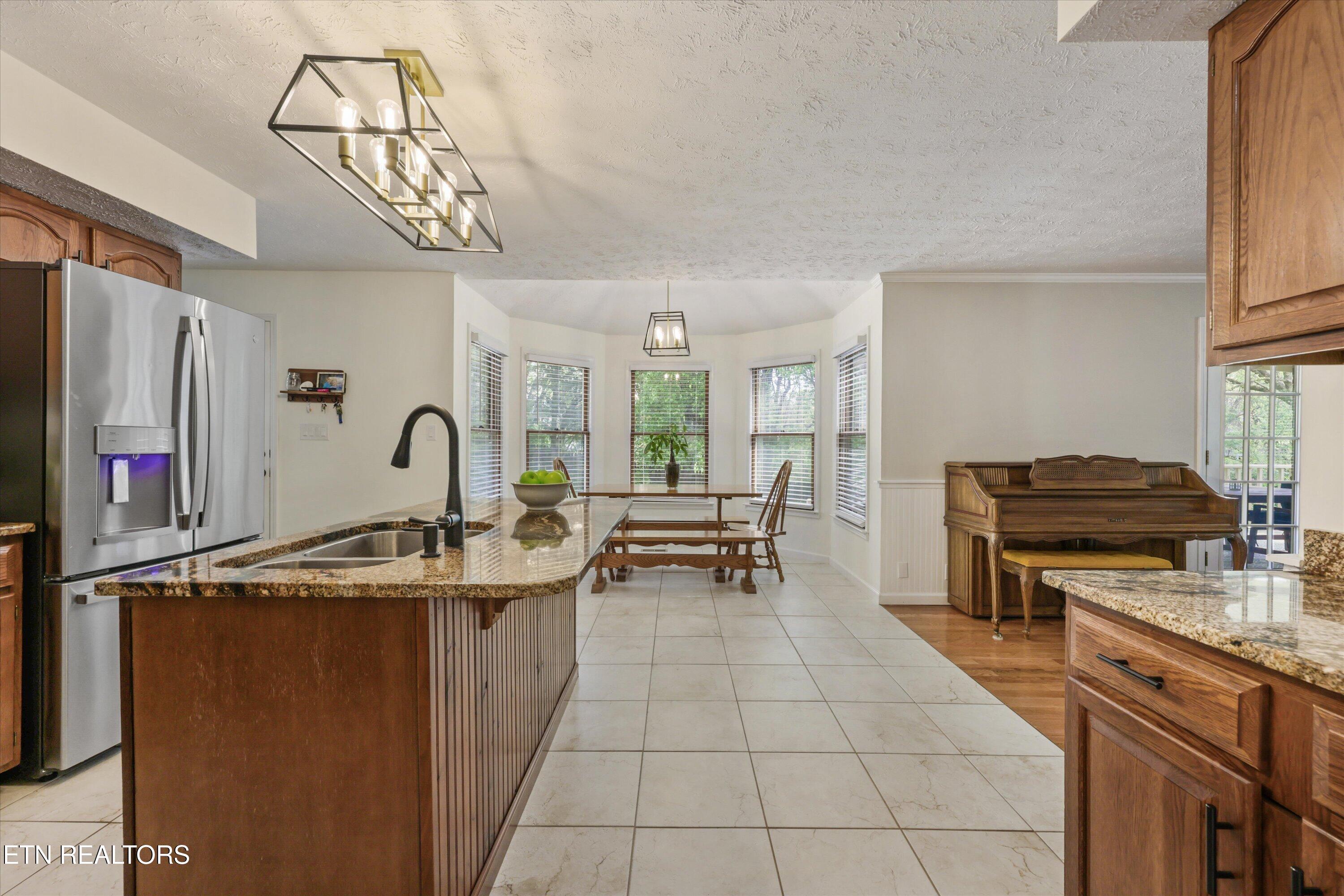 11901 Butternut Lane