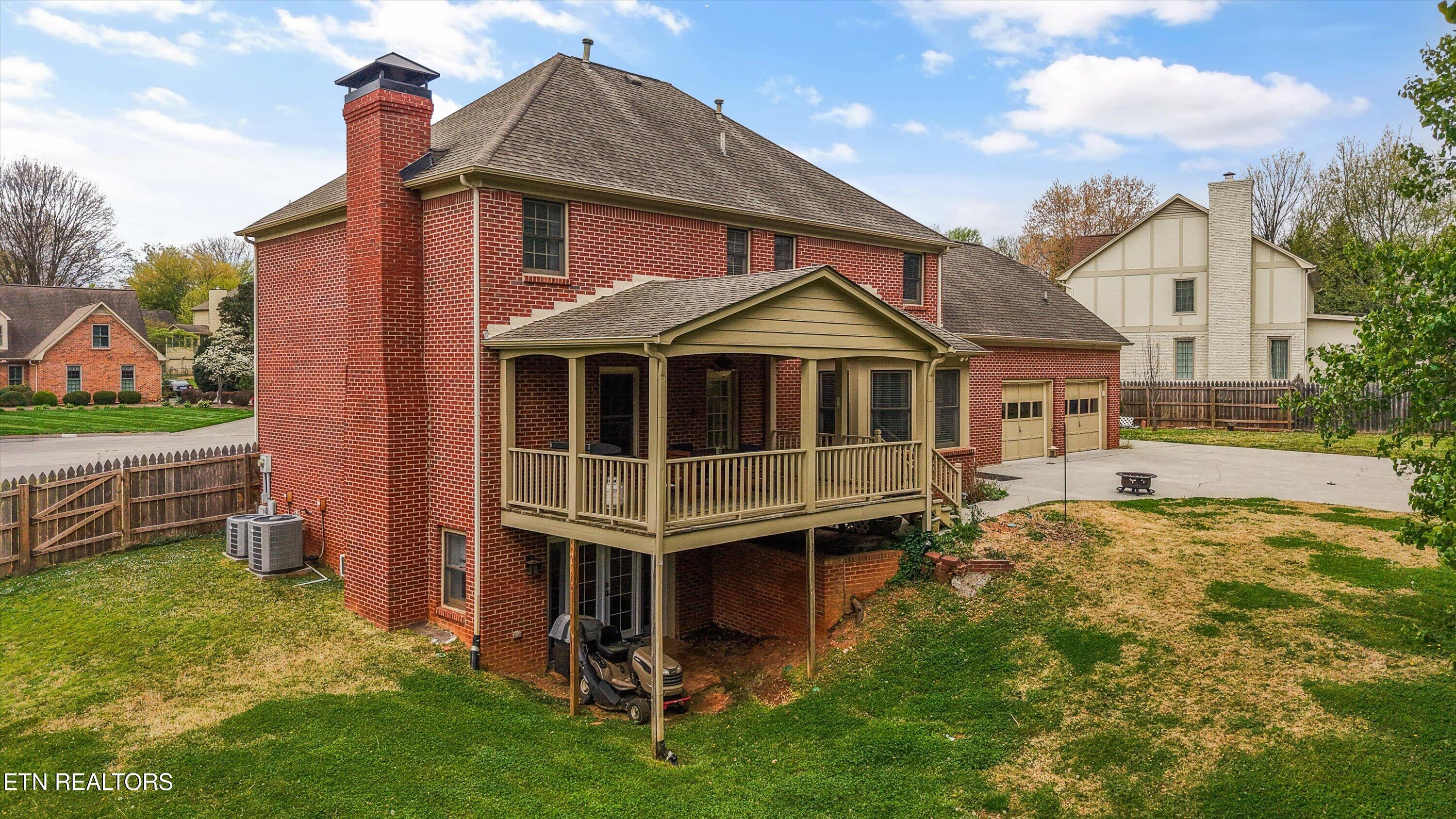 11901 Butternut Lane