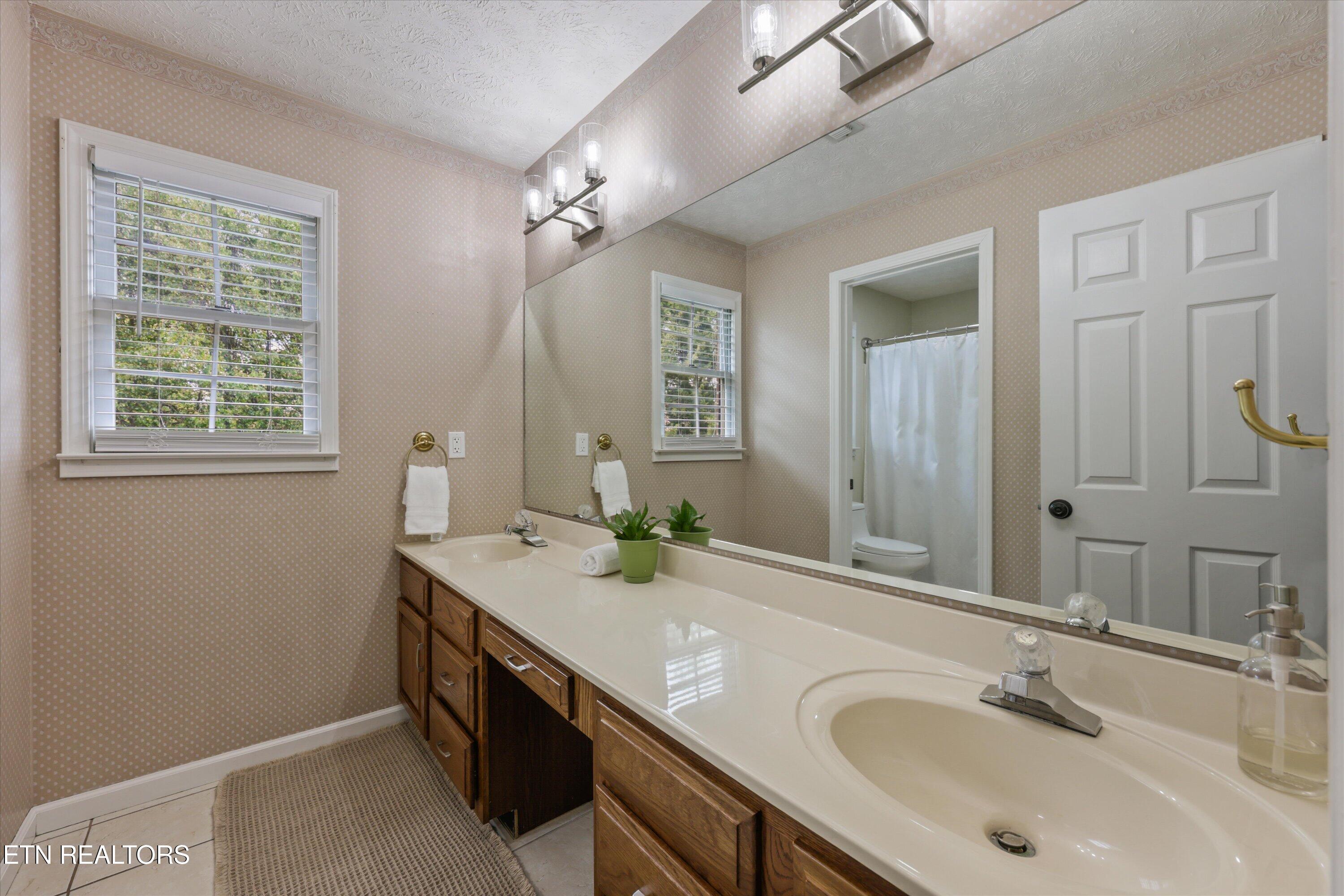 11901 Butternut Lane