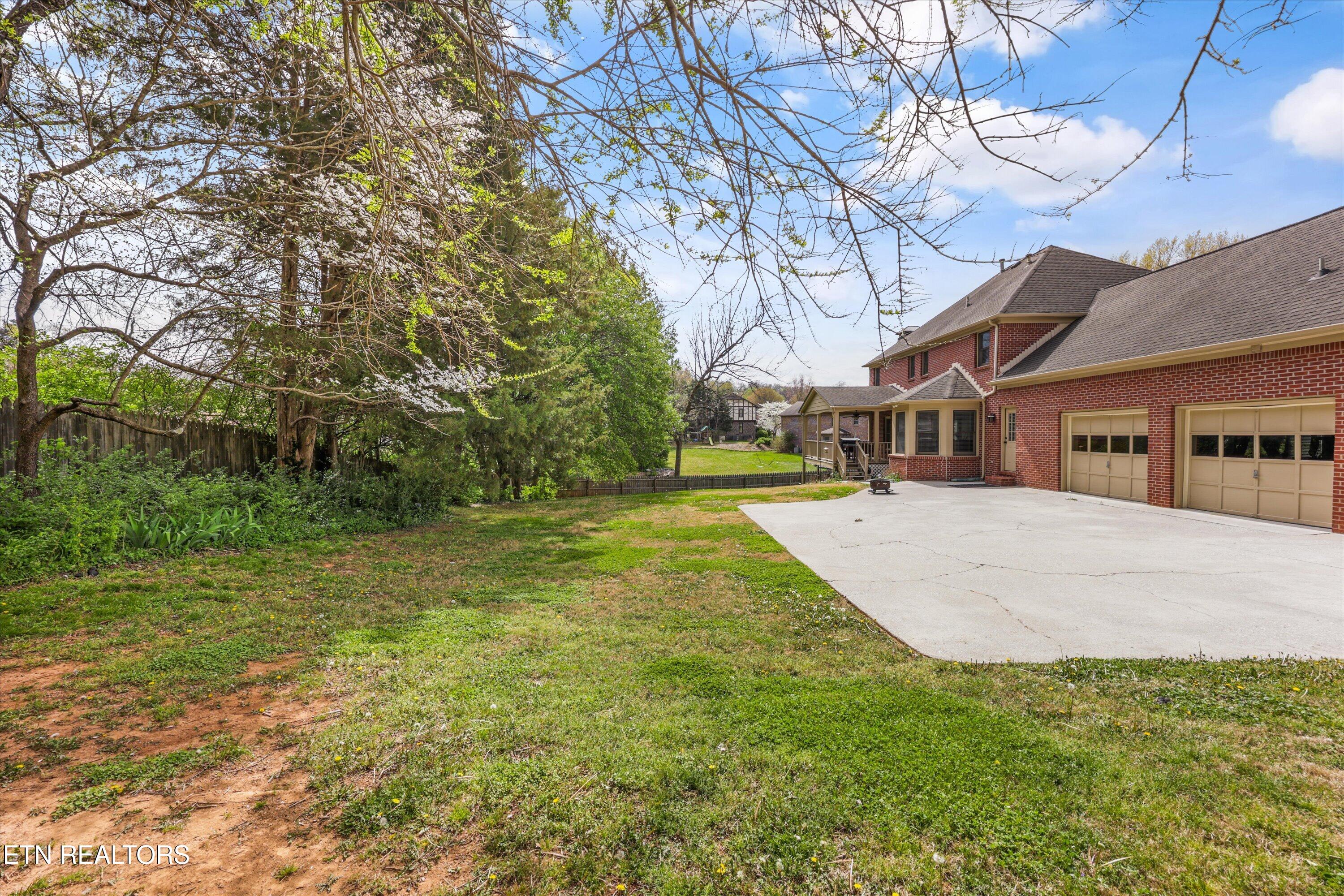 11901 Butternut Lane