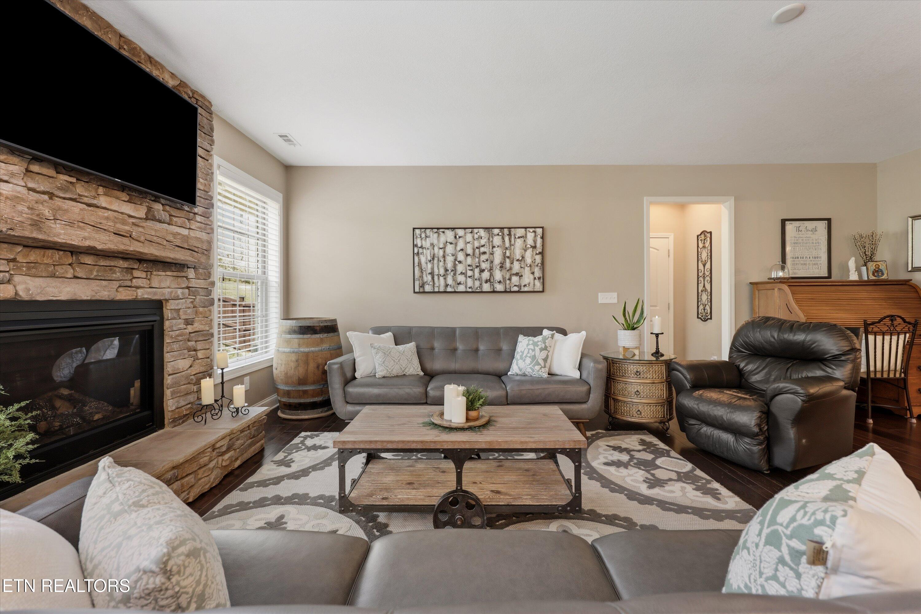 12732 Sailpointe Lane