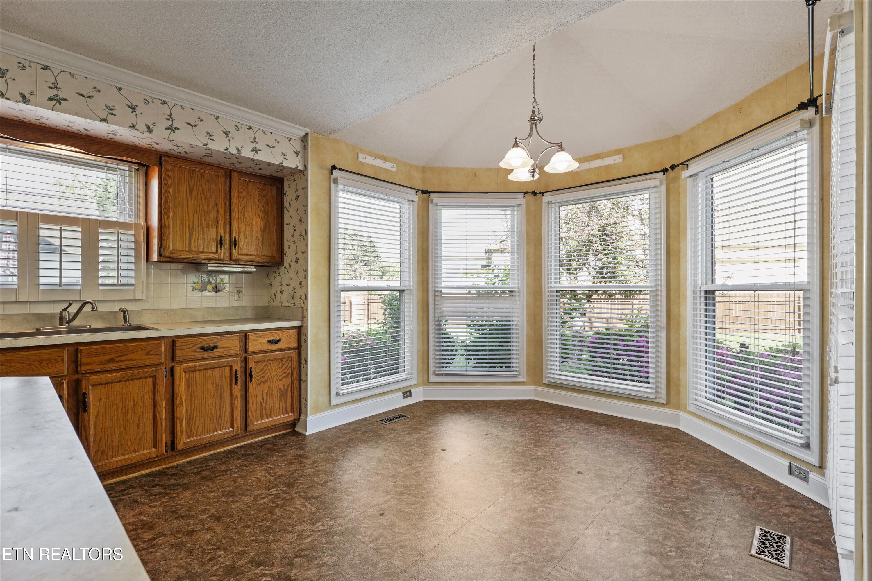 7601 Holcombridge Blvd