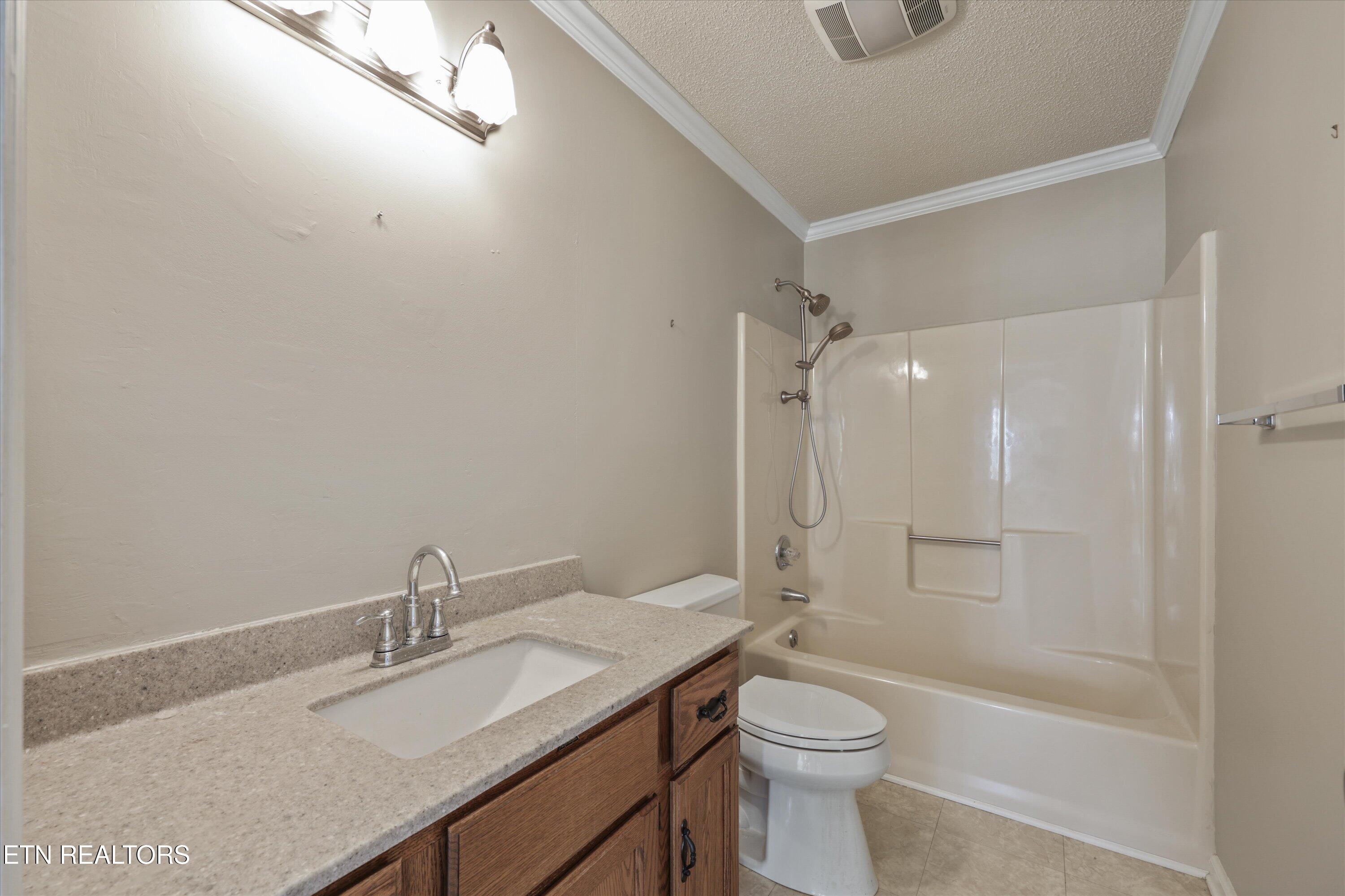 7601 Holcombridge Blvd