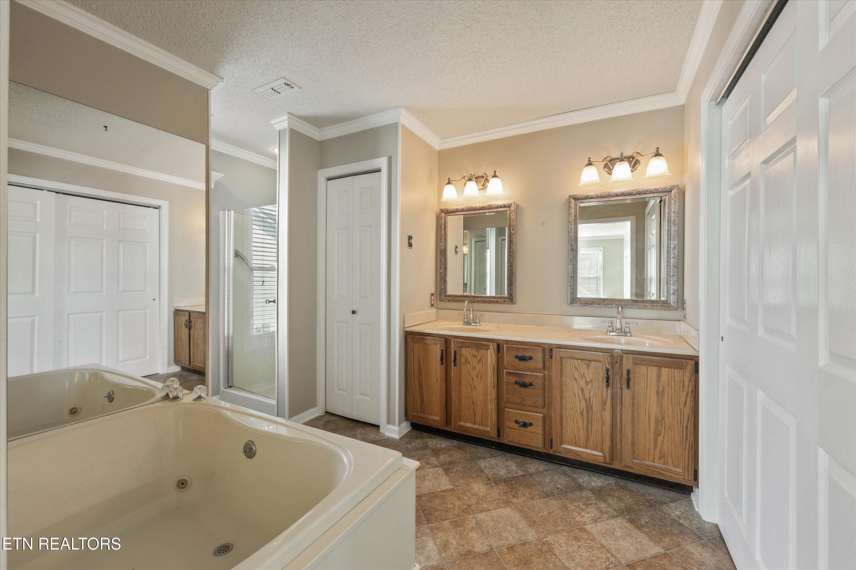 7601 Holcombridge Blvd