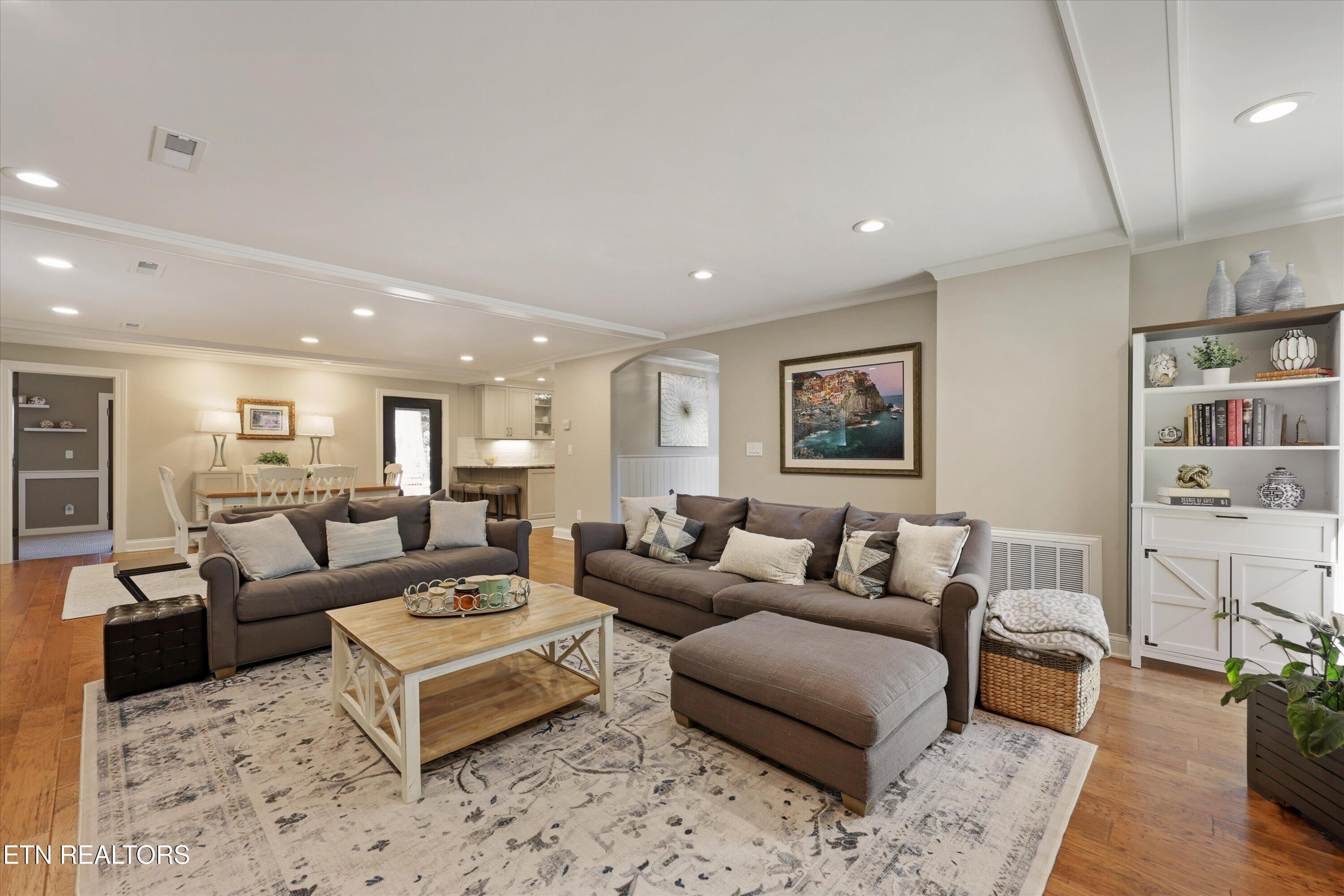 501 Crippled Mule Point