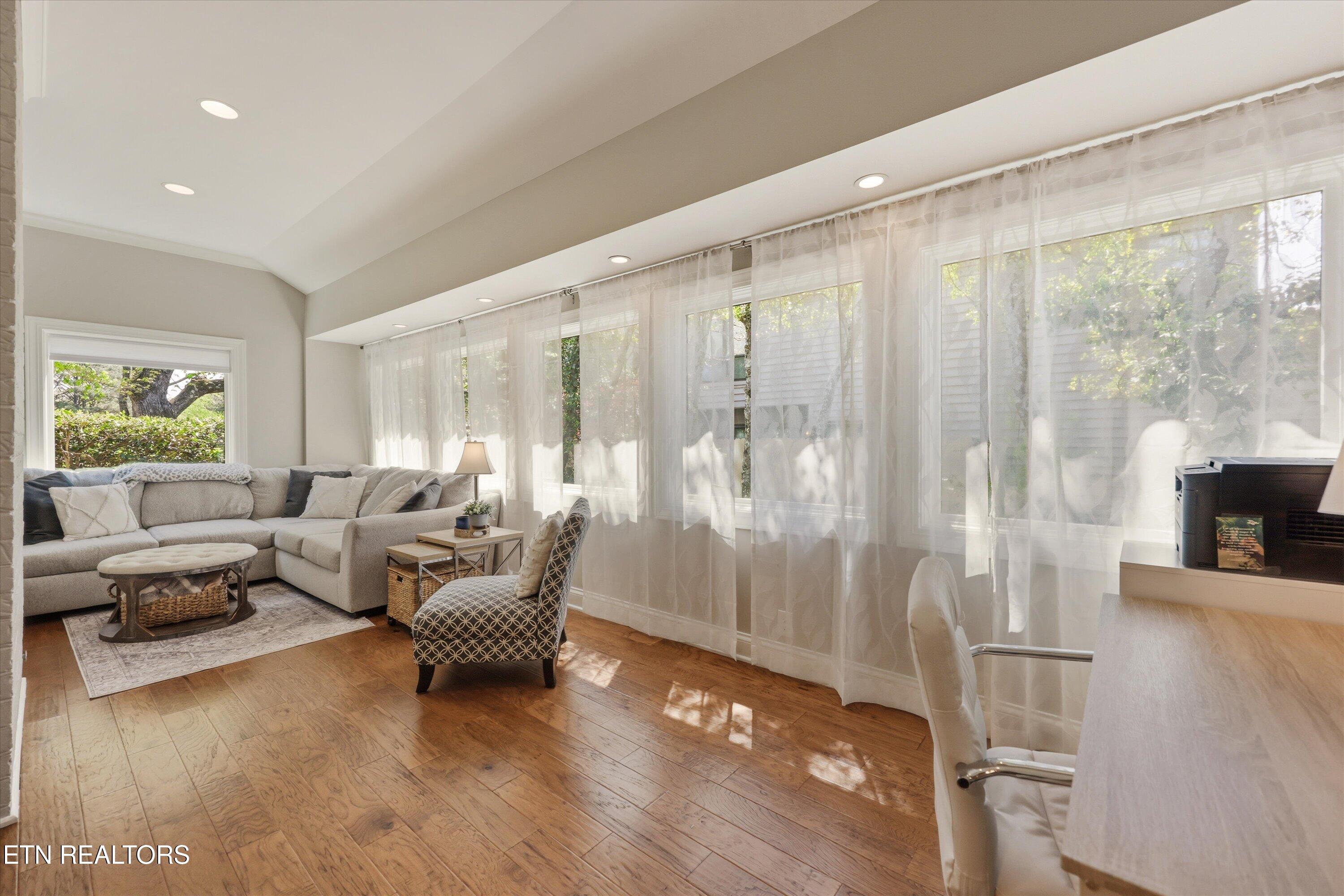 501 Crippled Mule Point