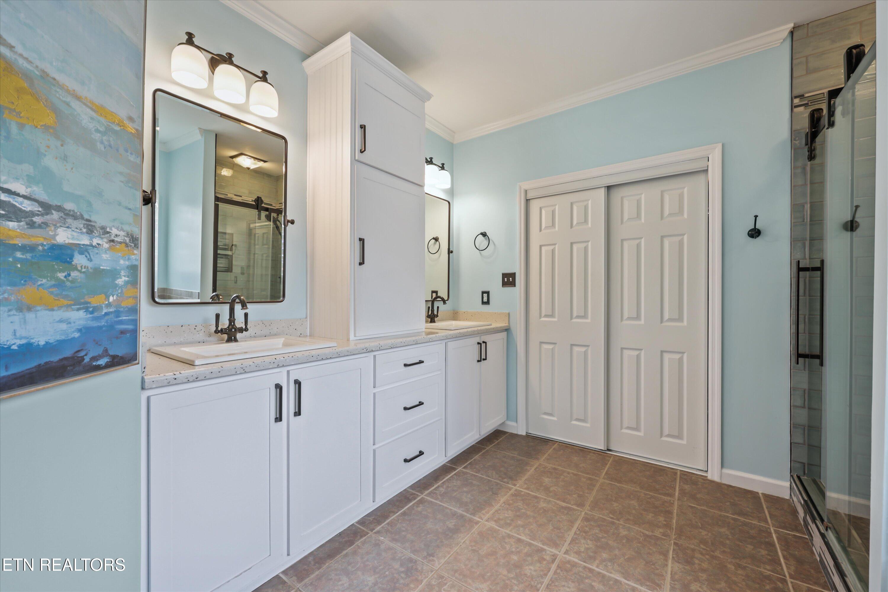 2369 Conners Creek