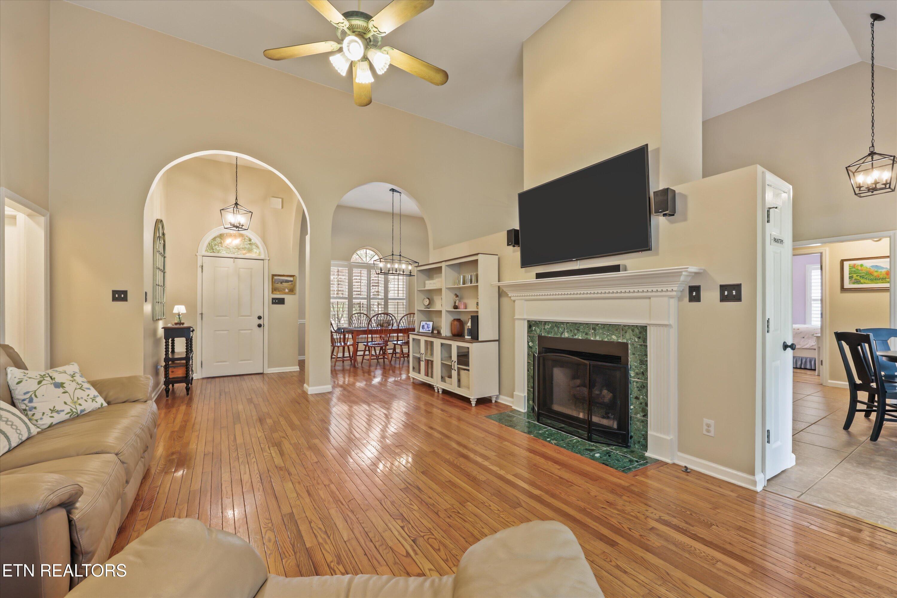 2369 Conners Creek