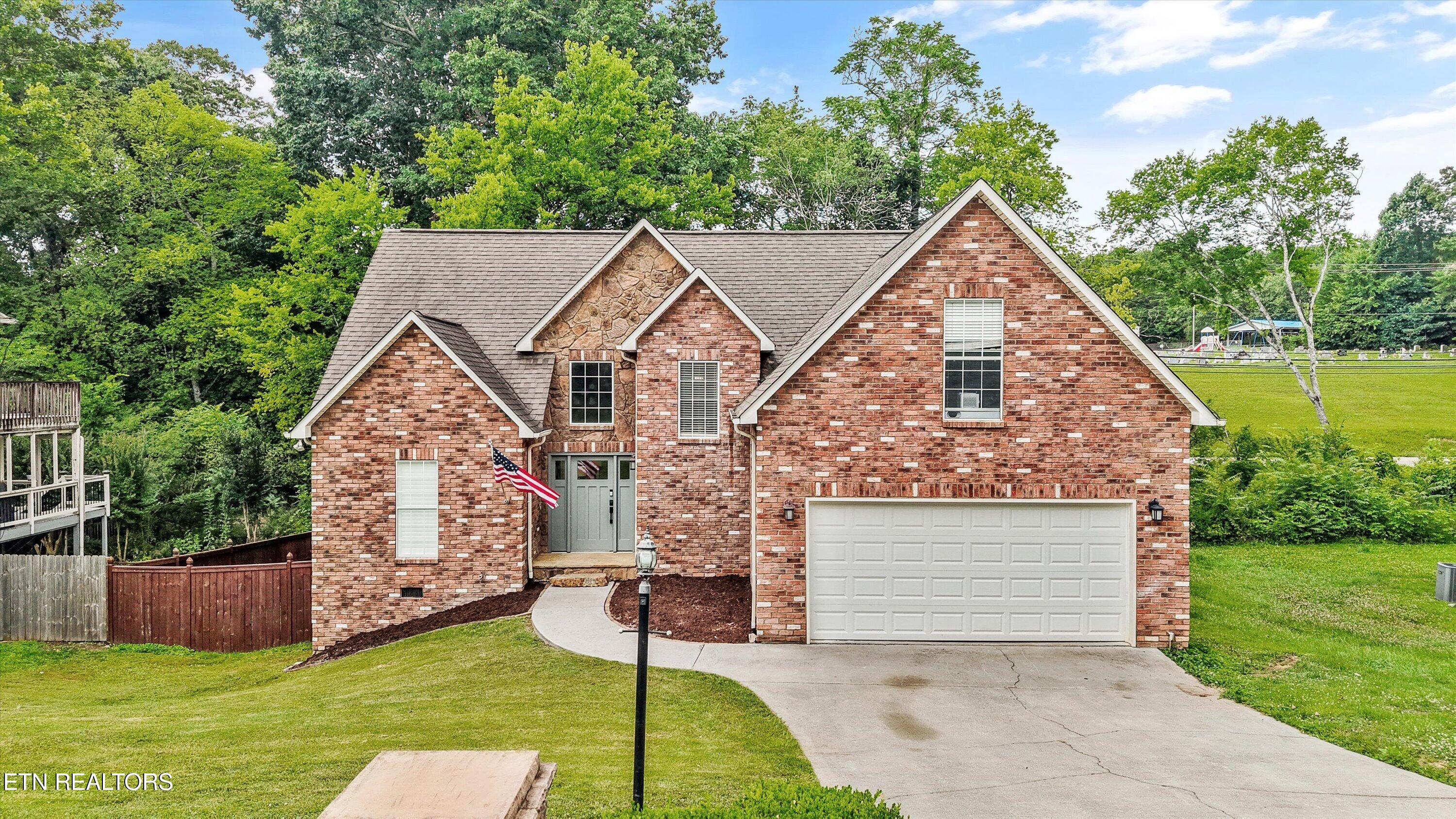 2145 Willow Creek Lane