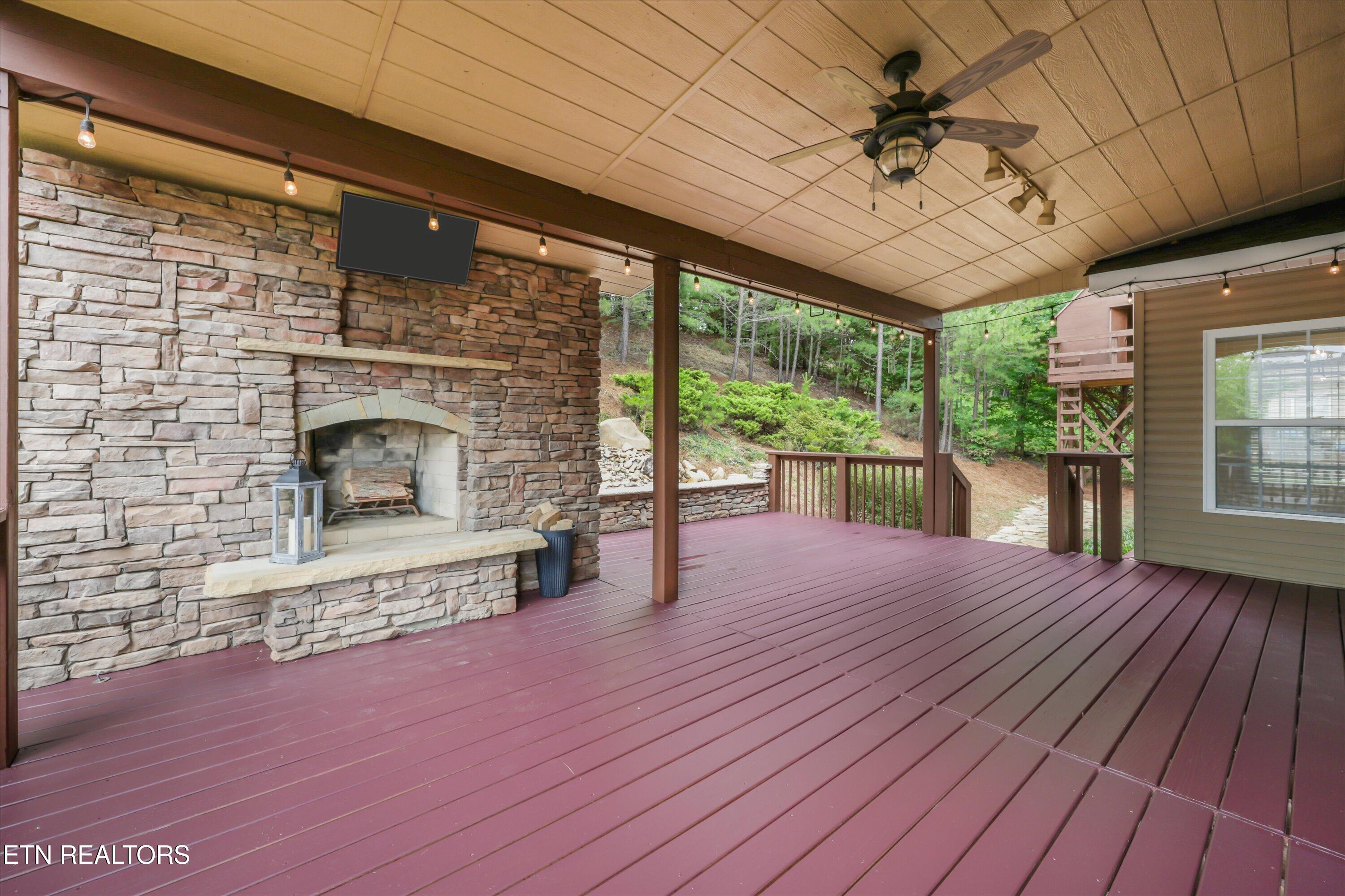 8407 Harbor Cove Drive