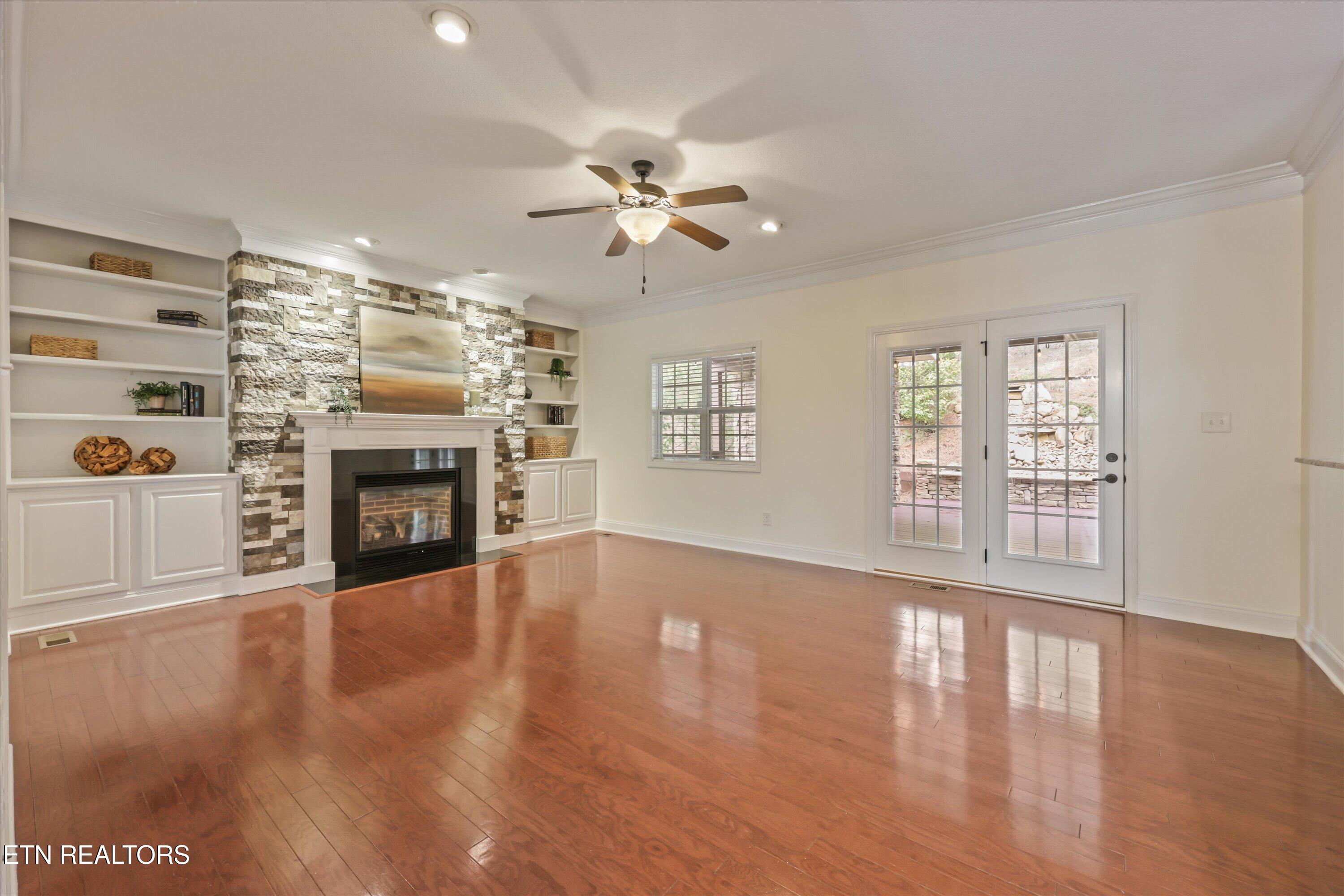 8407 Harbor Cove Drive