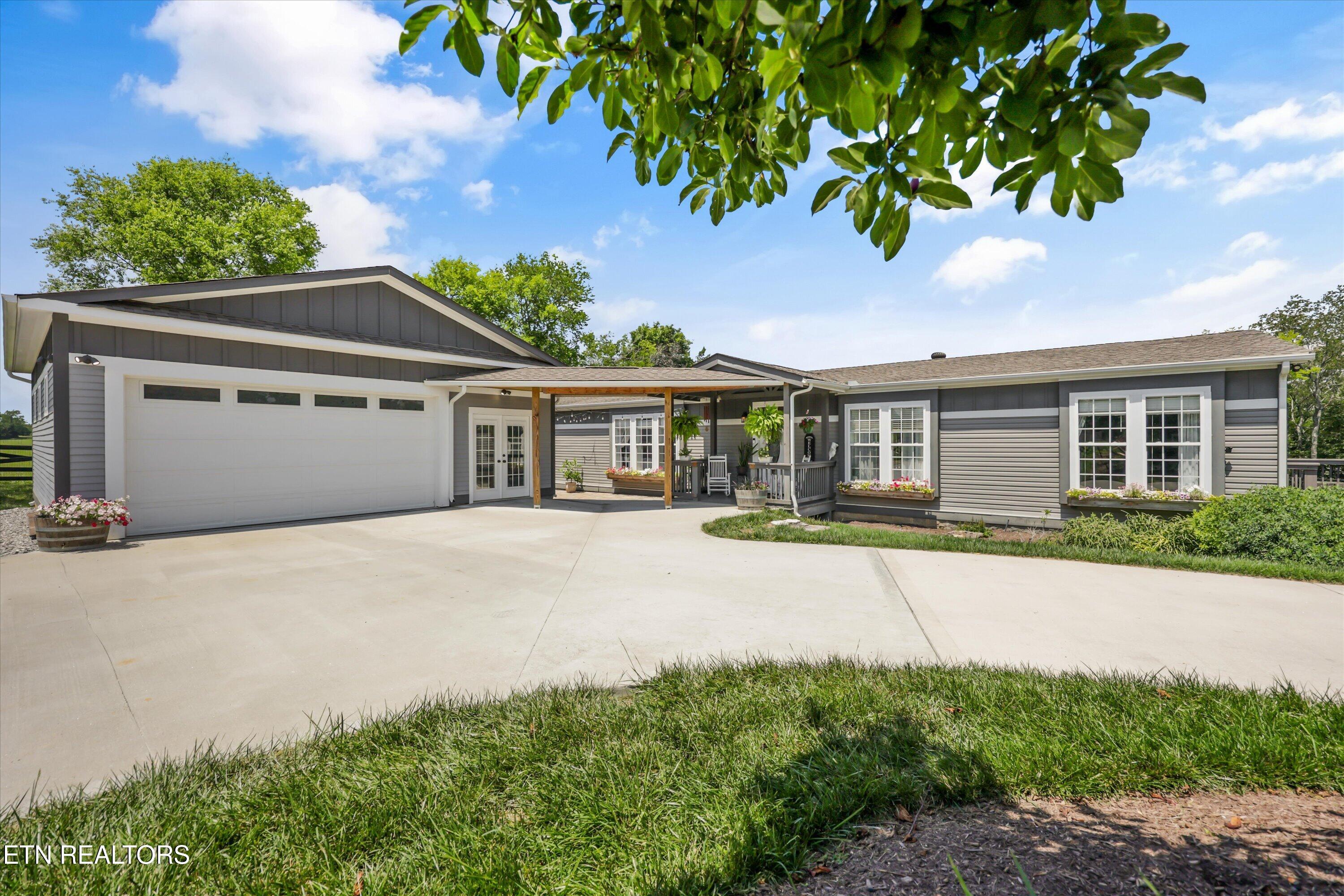400 N Watt Rd