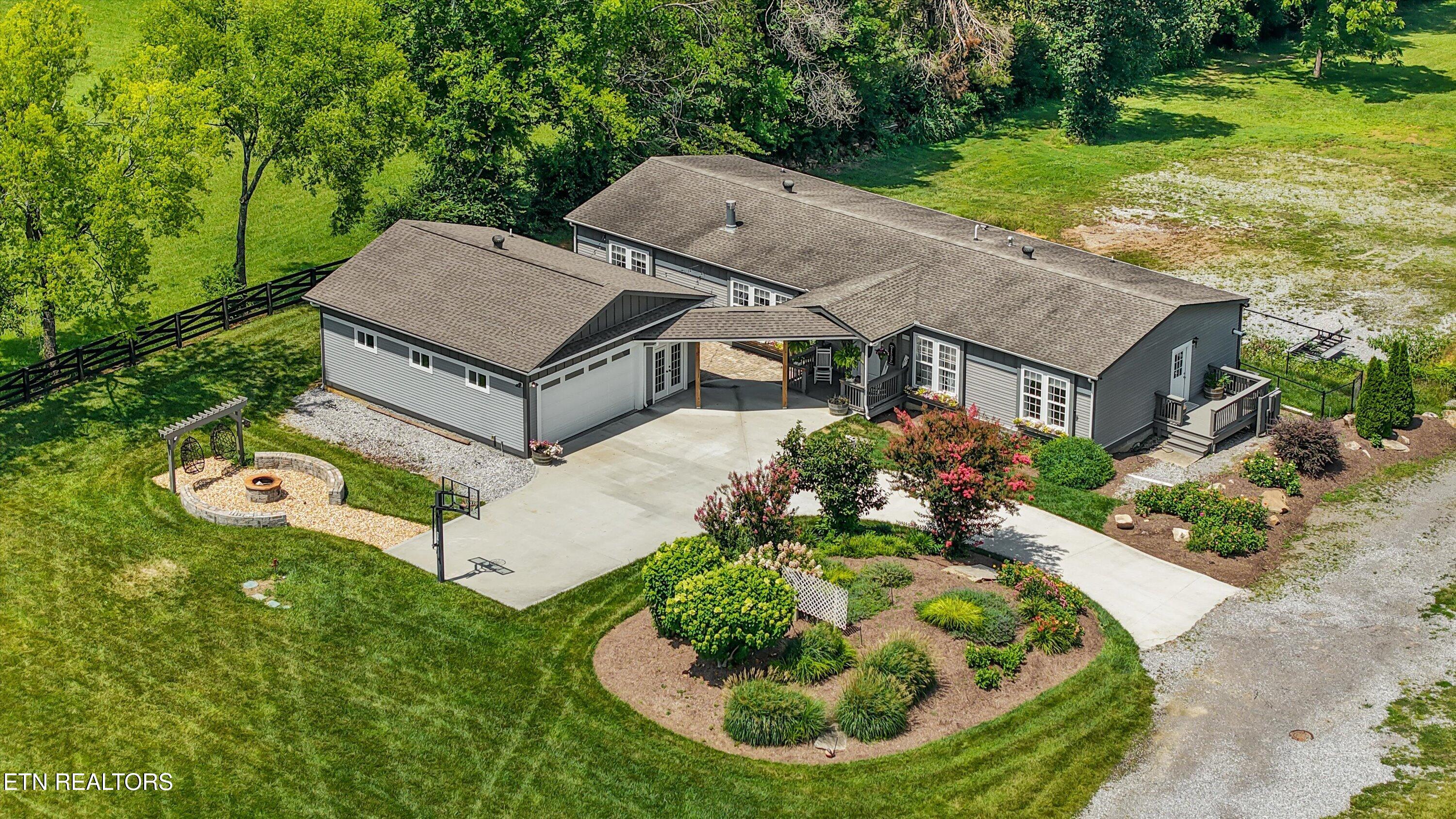 400 N Watt Rd