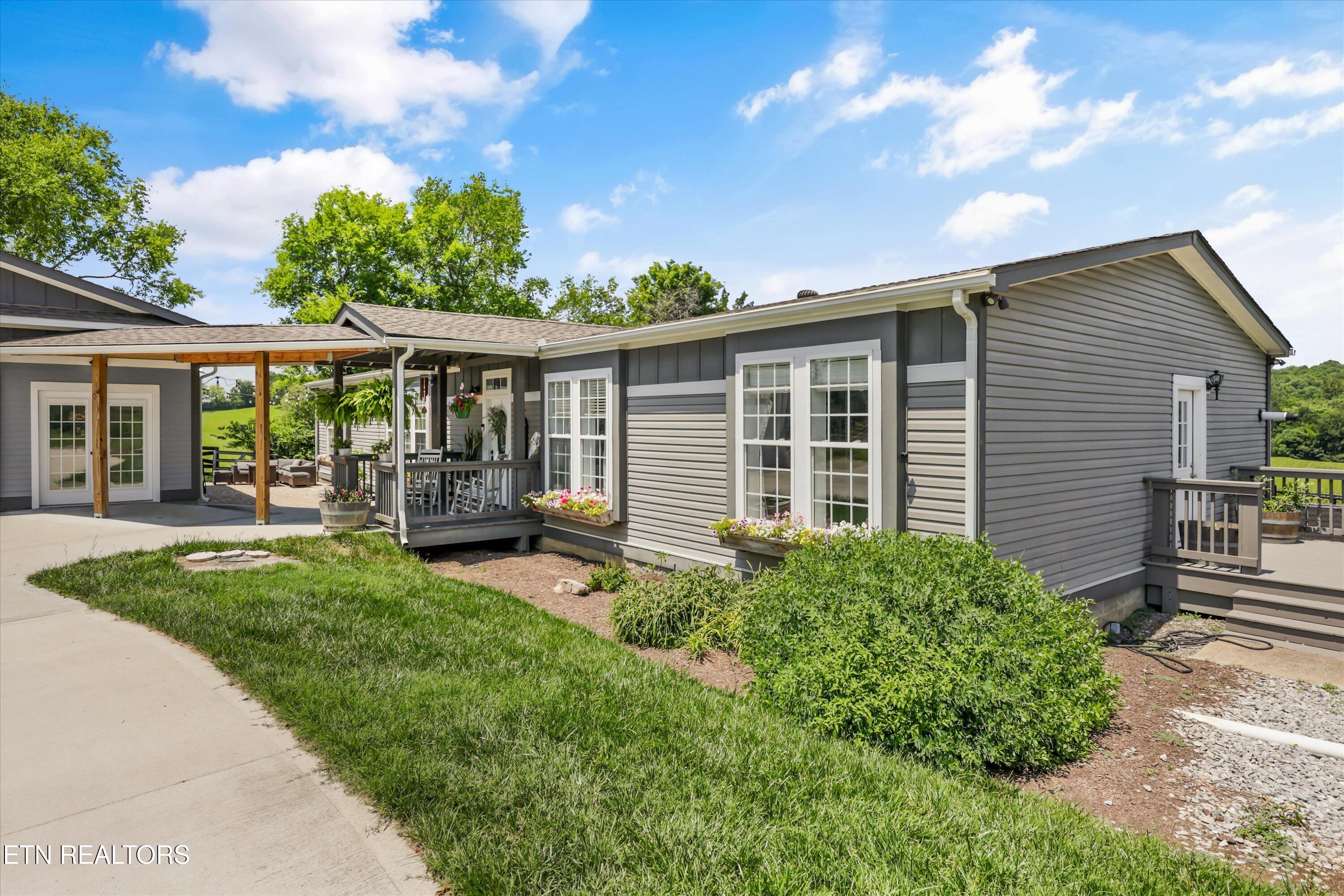400 N Watt Rd