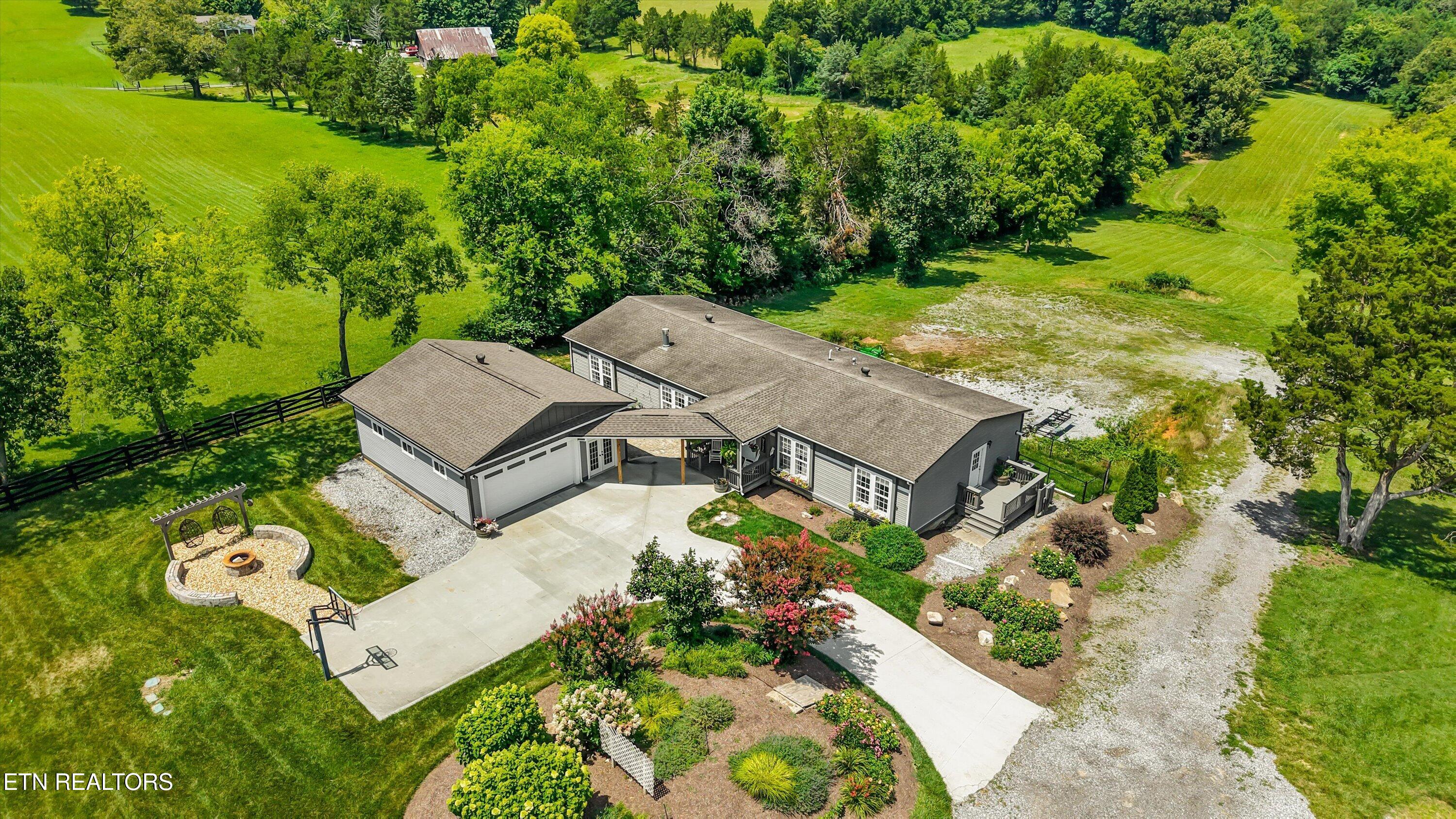 400 N Watt Rd