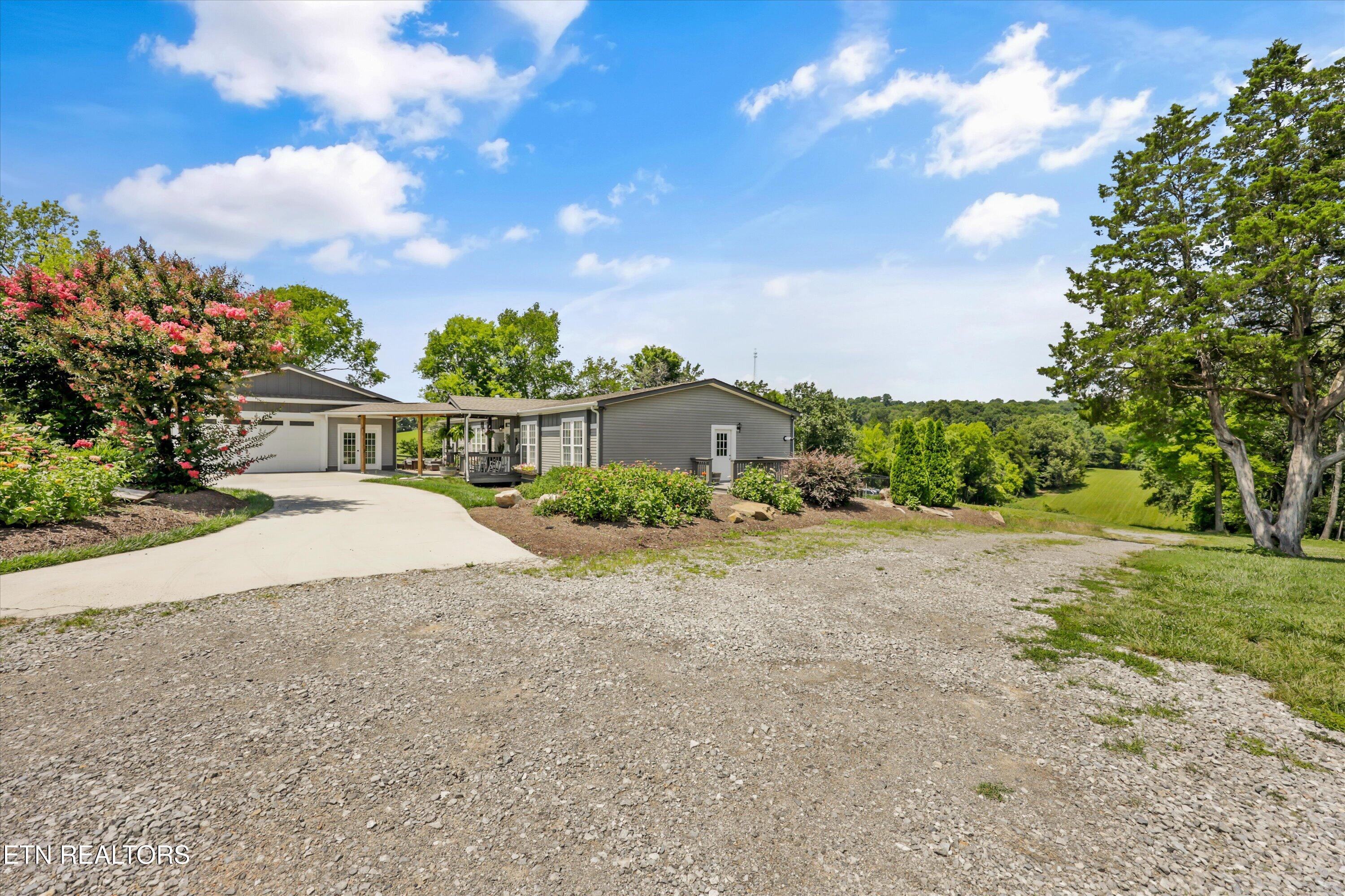 400 N Watt Rd
