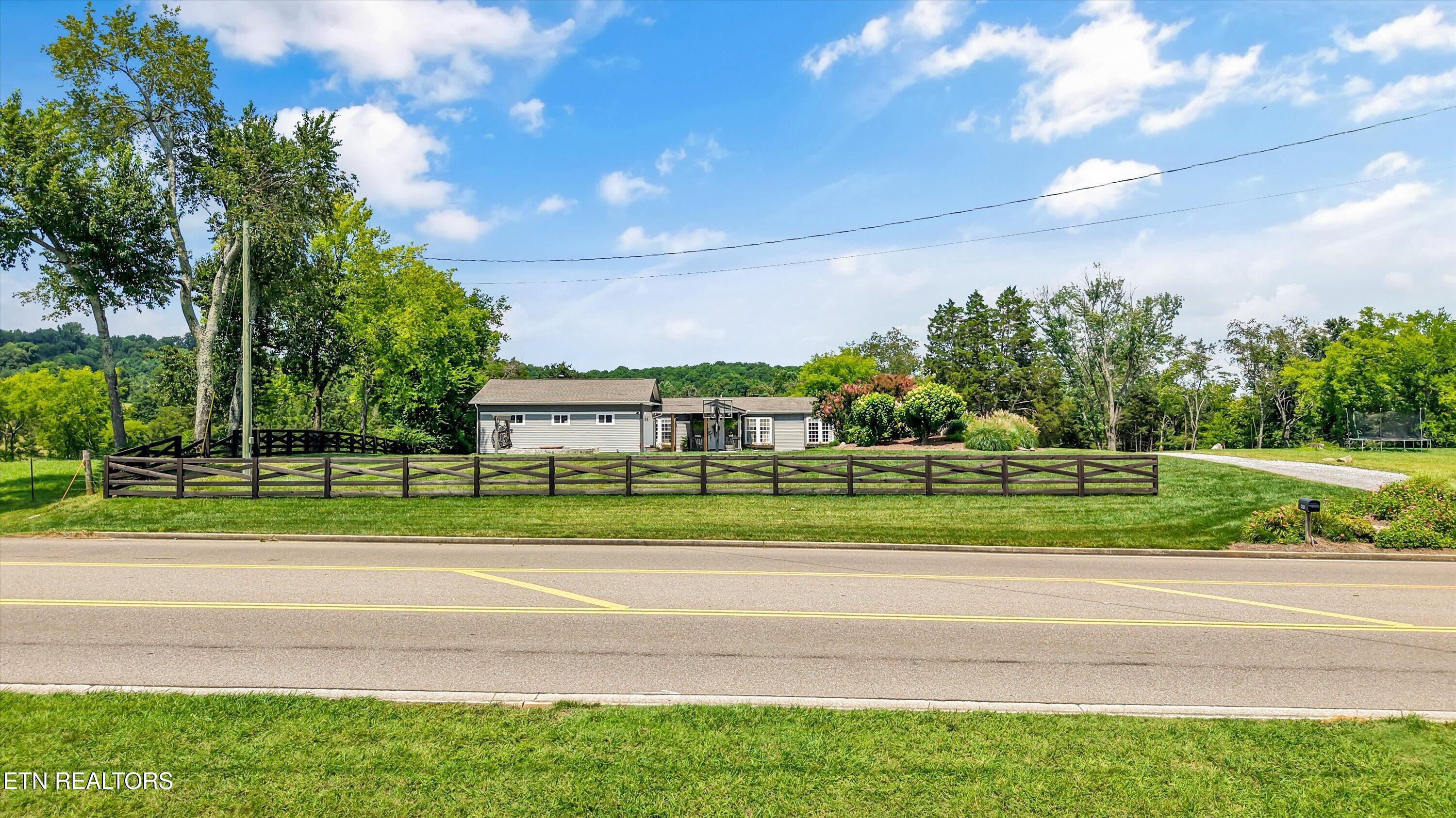 400 N Watt Rd