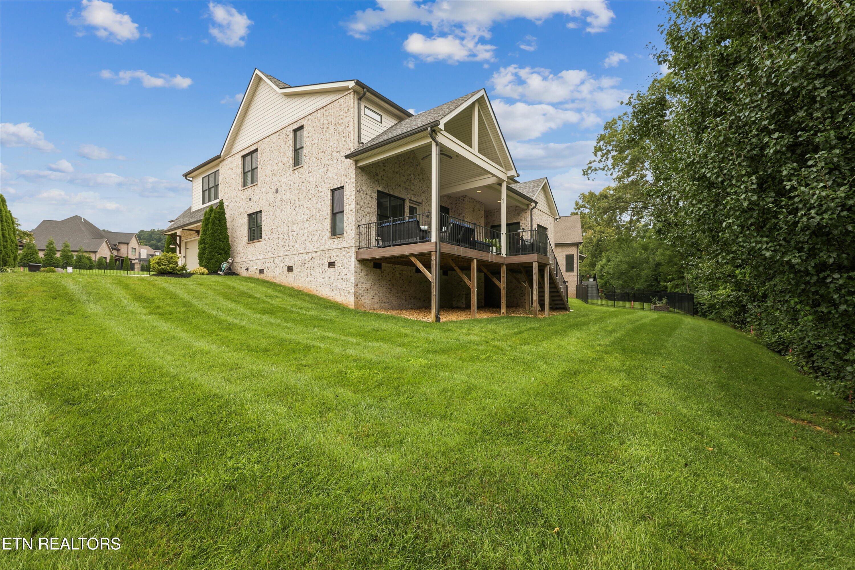 12424 English Laurel Lane
