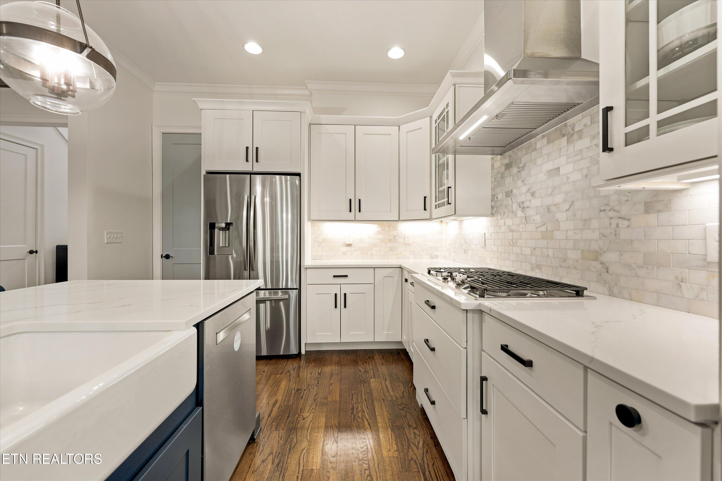 12424 English Laurel Lane