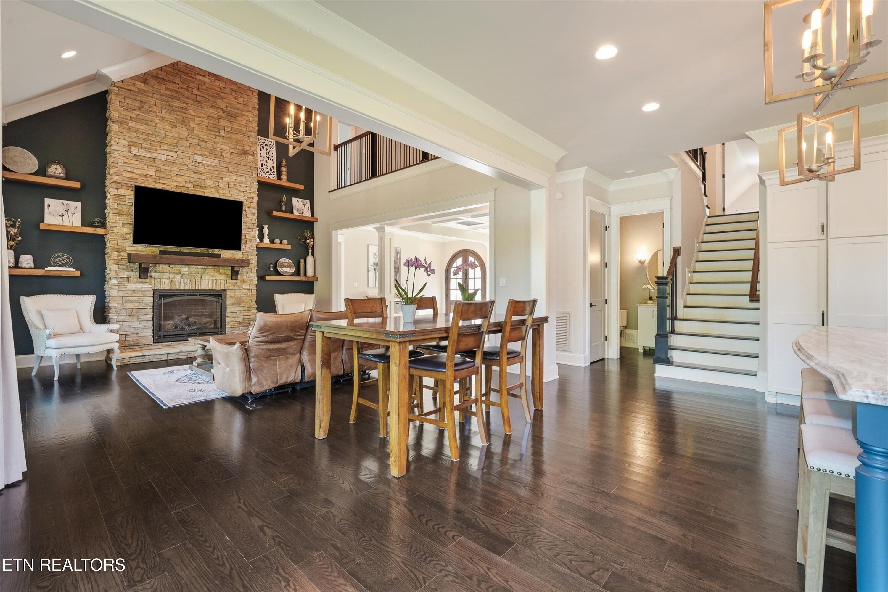 404 Stone Villa Lane