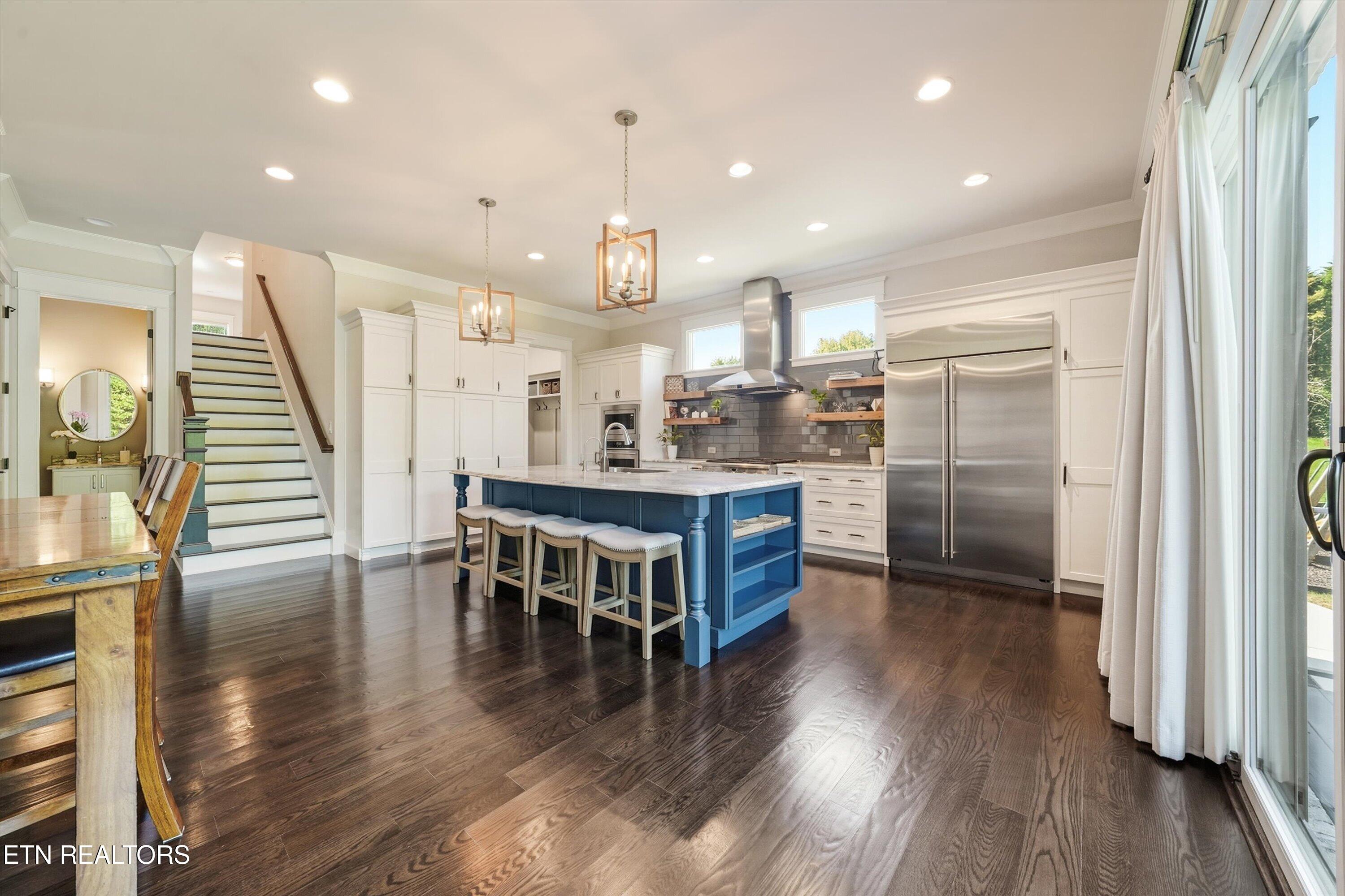 404 Stone Villa Lane