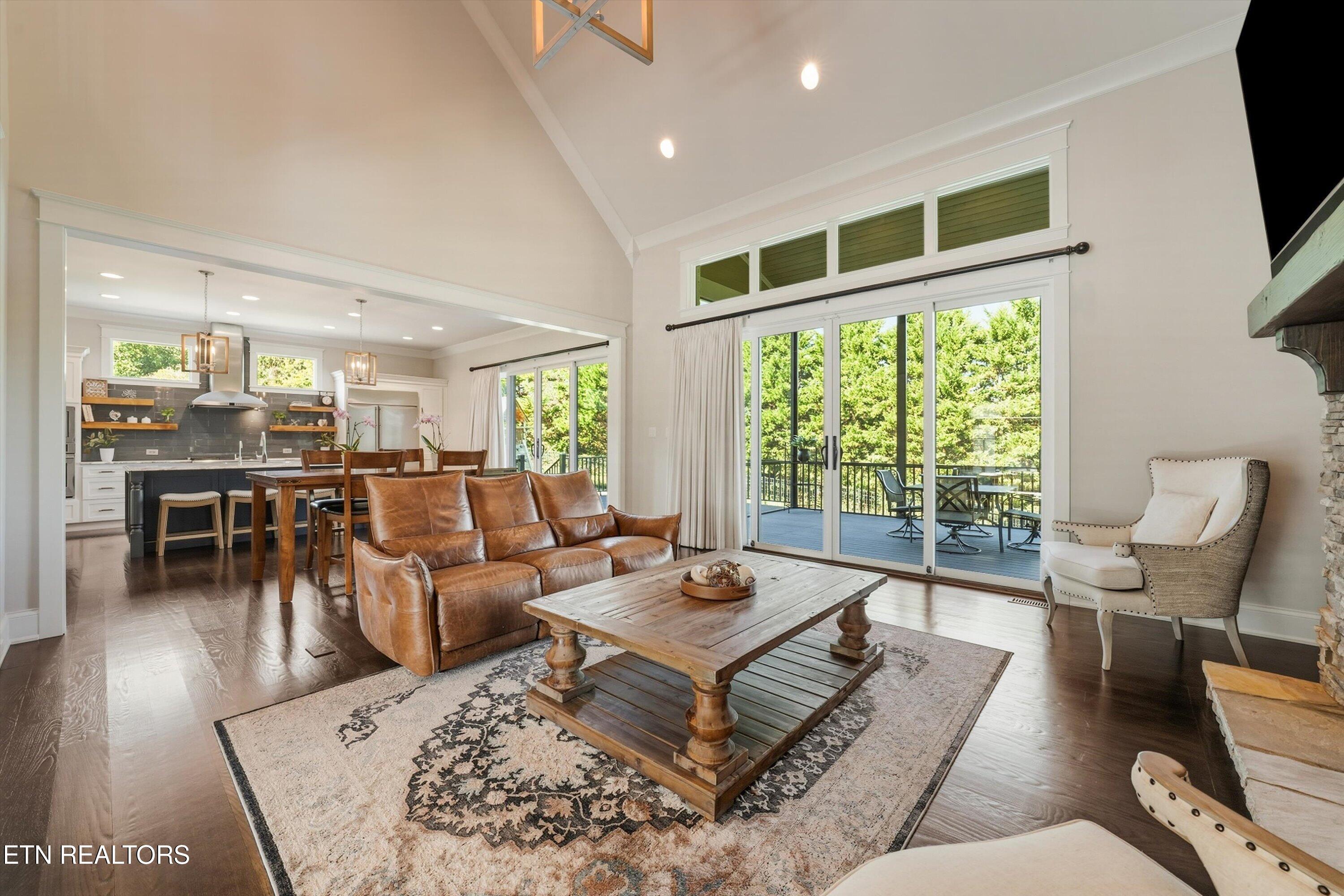 404 Stone Villa Lane