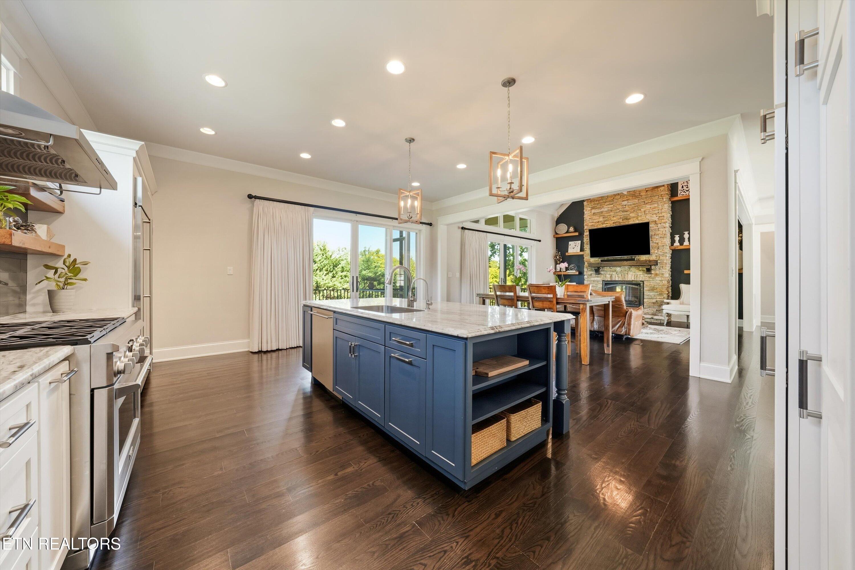 404 Stone Villa Lane