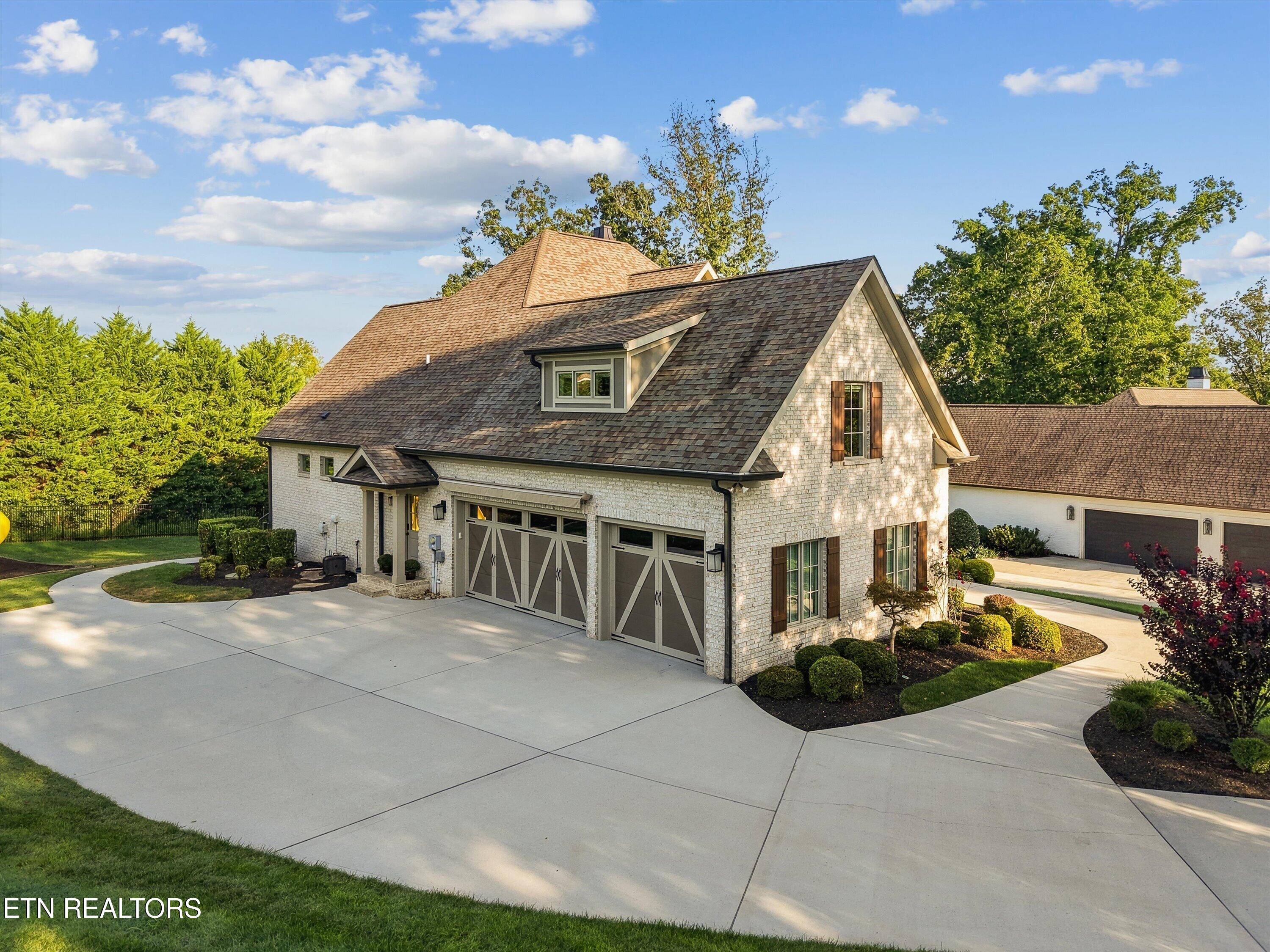 404 Stone Villa Lane