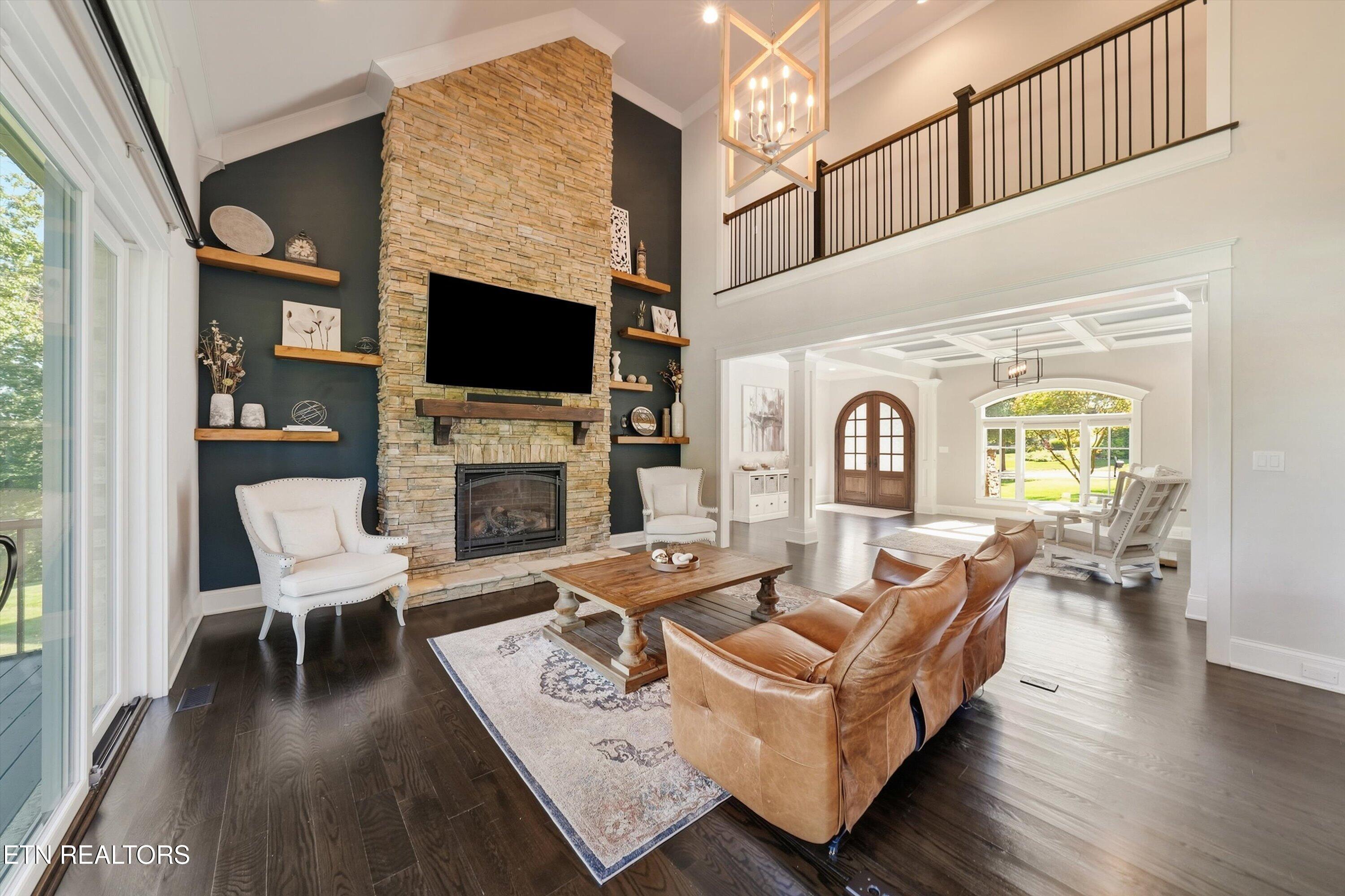 404 Stone Villa Lane