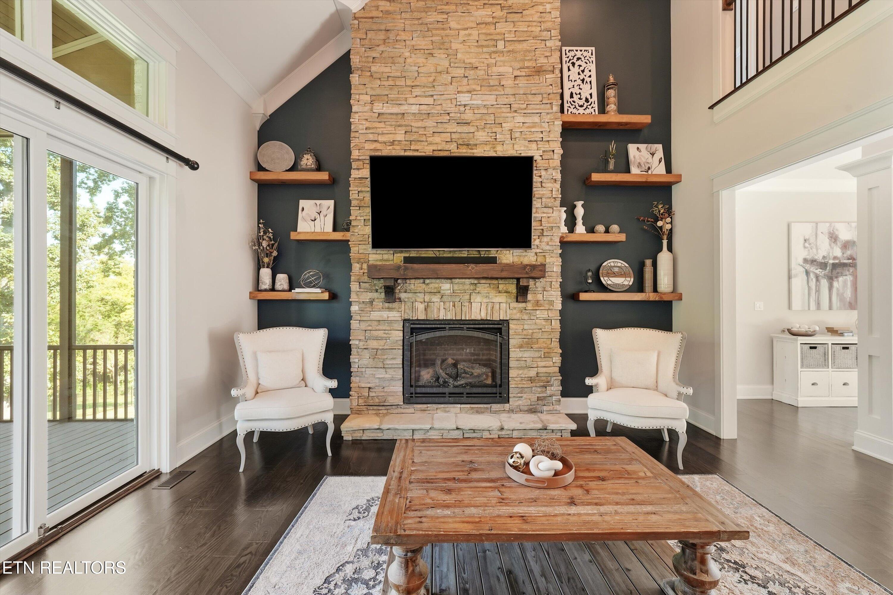 404 Stone Villa Lane