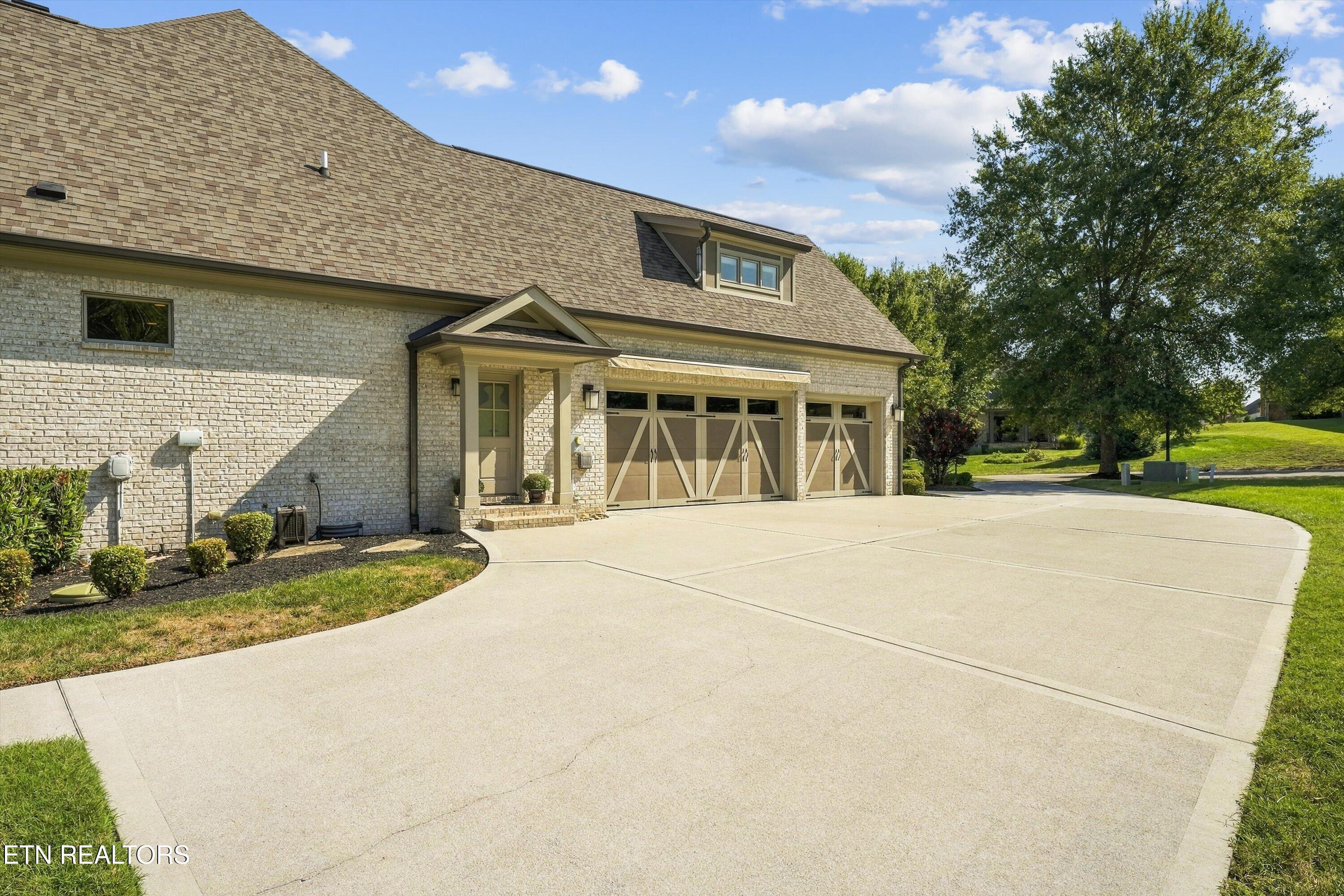 404 Stone Villa Lane