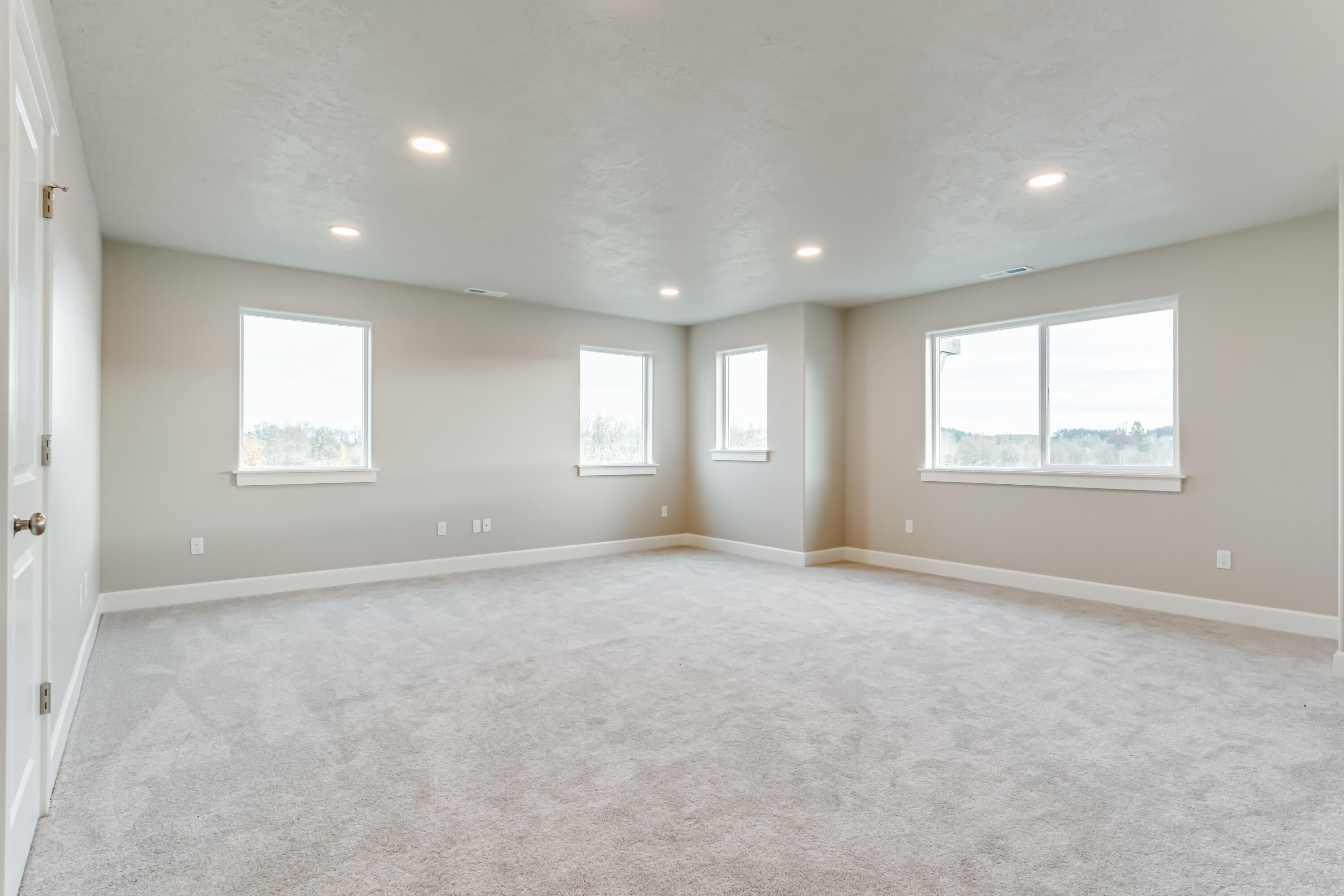 1086 NW Walnut Avenue, 72