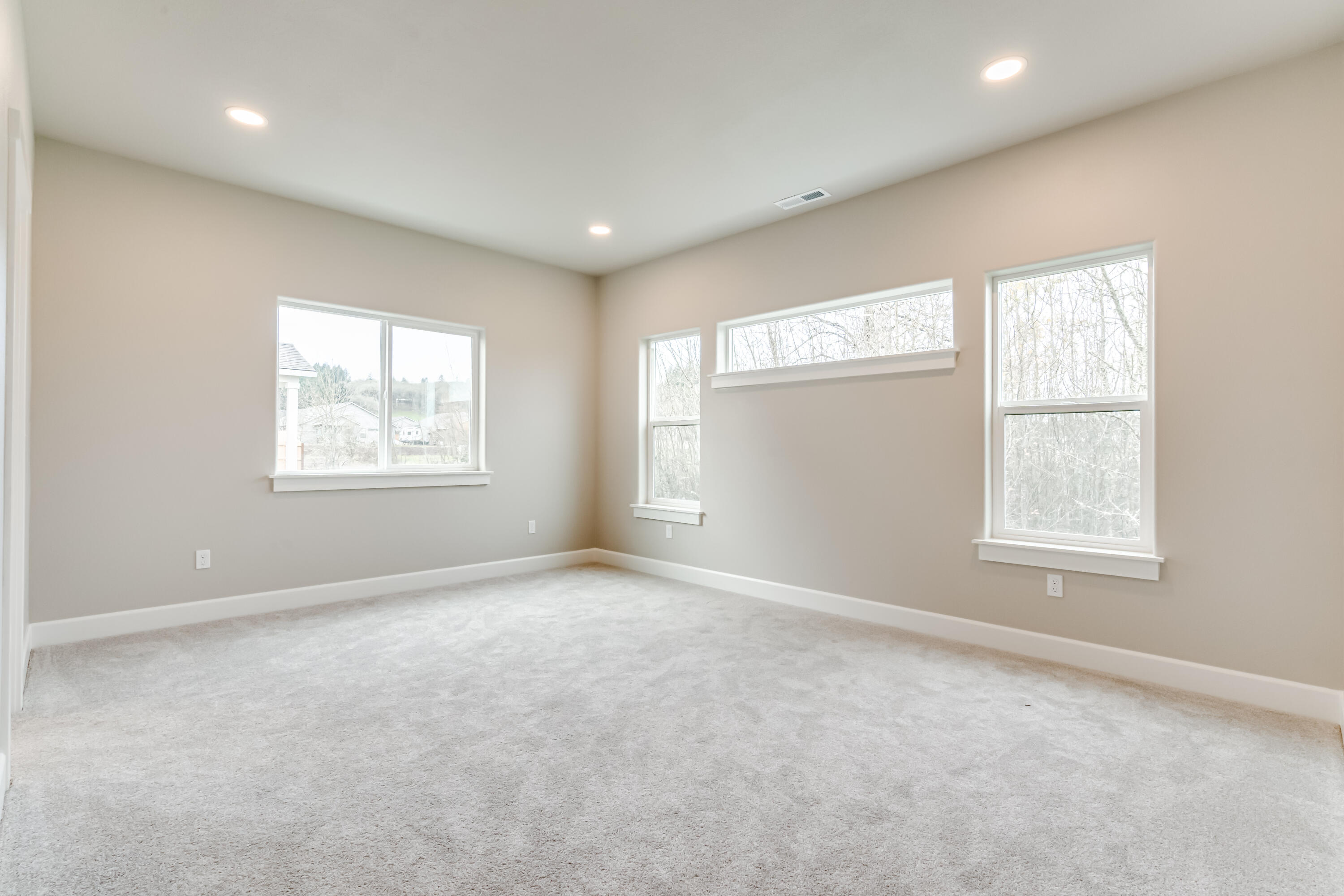 1086 NW Walnut Avenue, 72