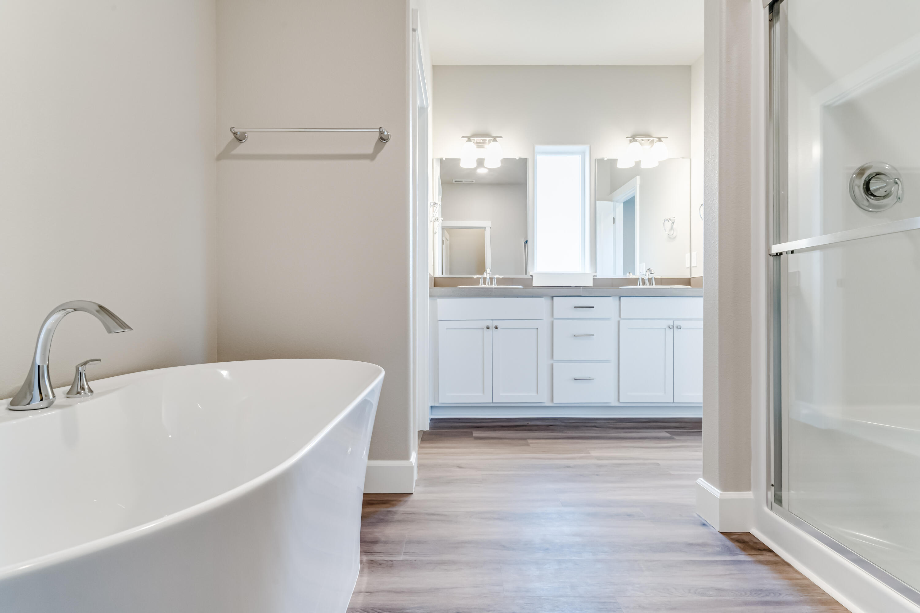 1086 NW Walnut Avenue, 72