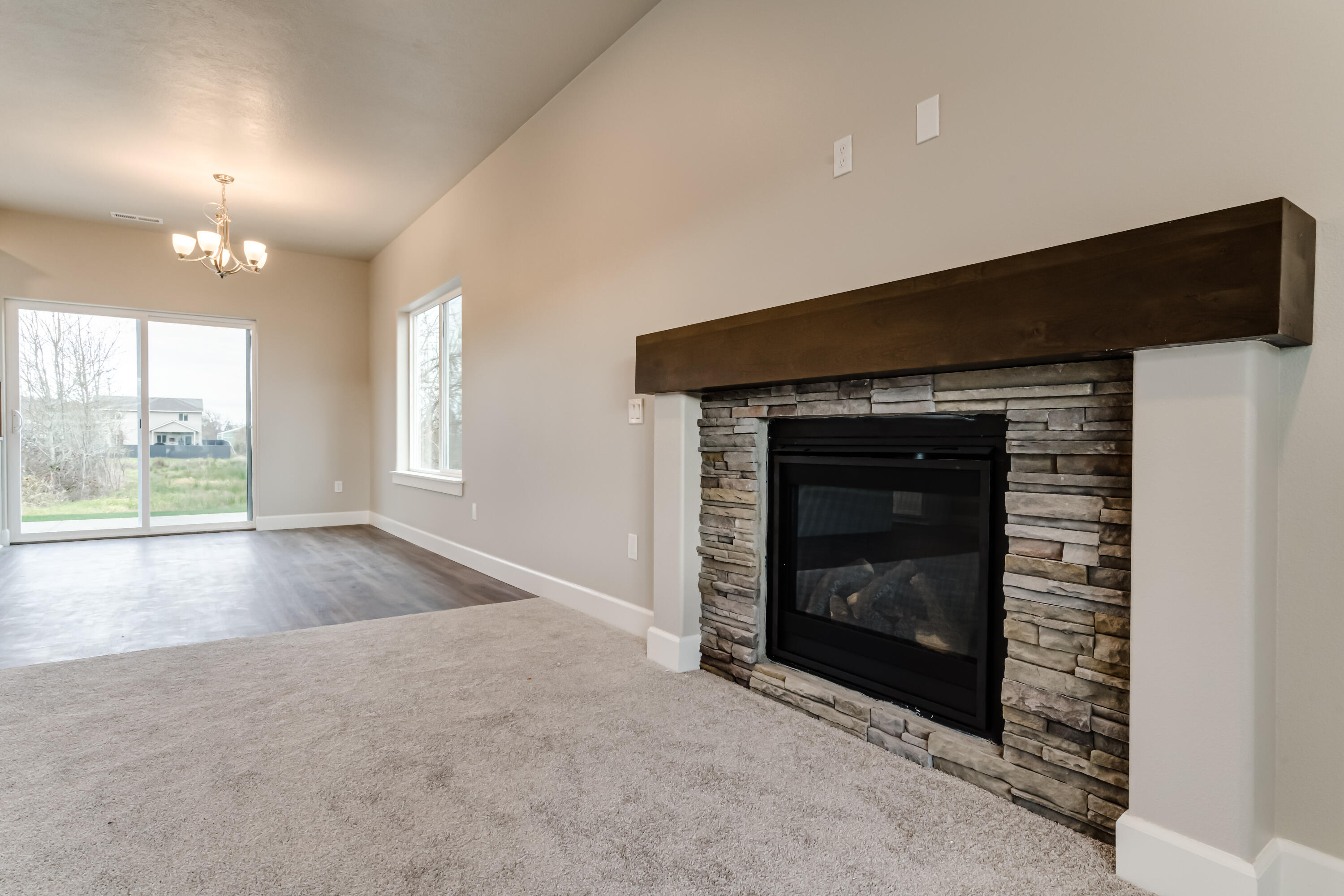 1086 NW Walnut Avenue, 72