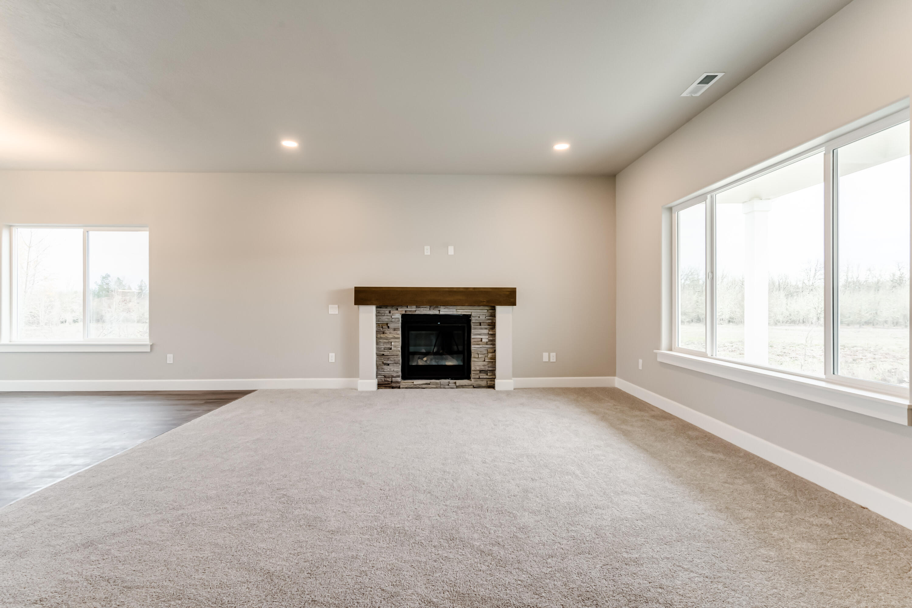 1086 NW Walnut Avenue, 72