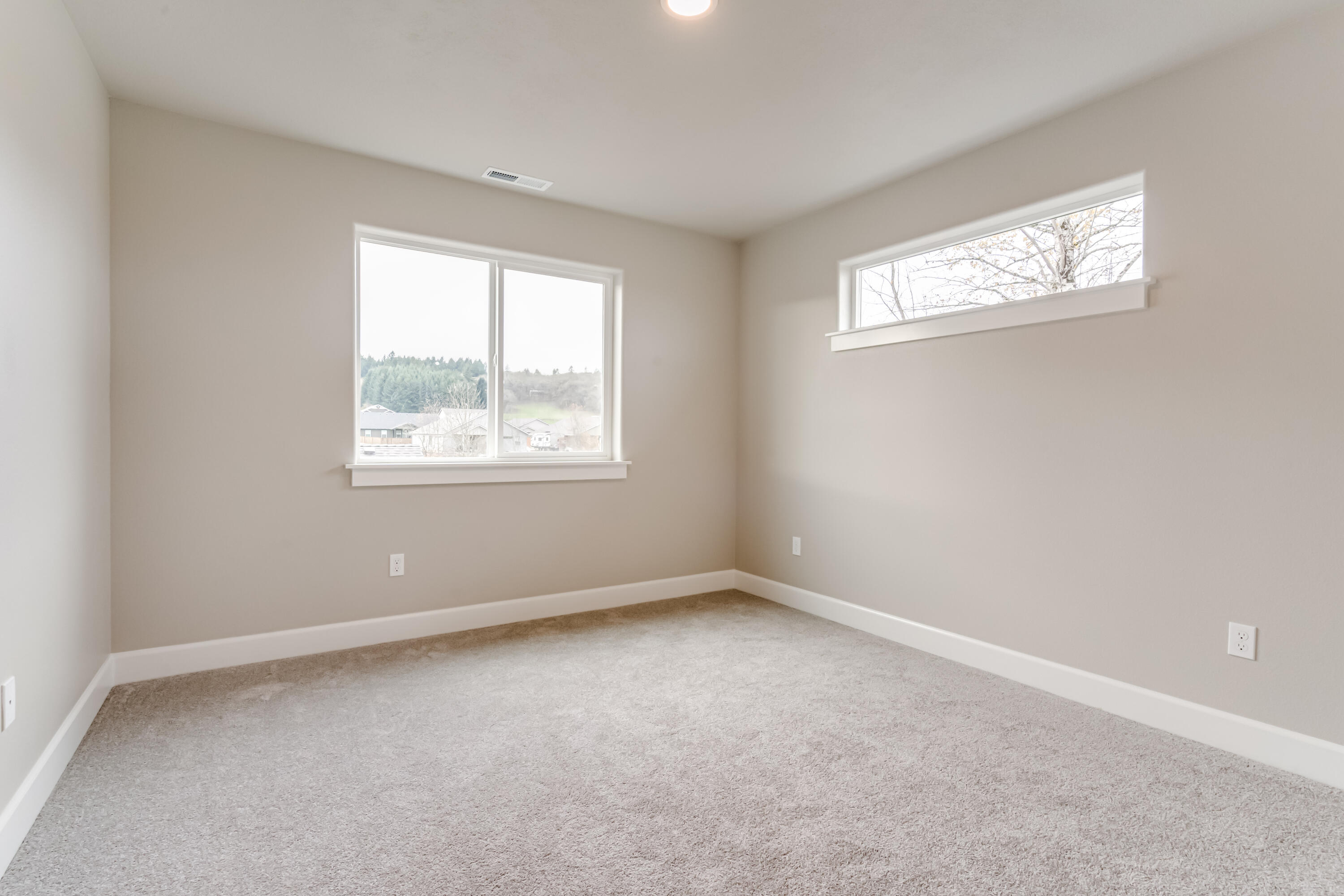 1086 NW Walnut Avenue, 72
