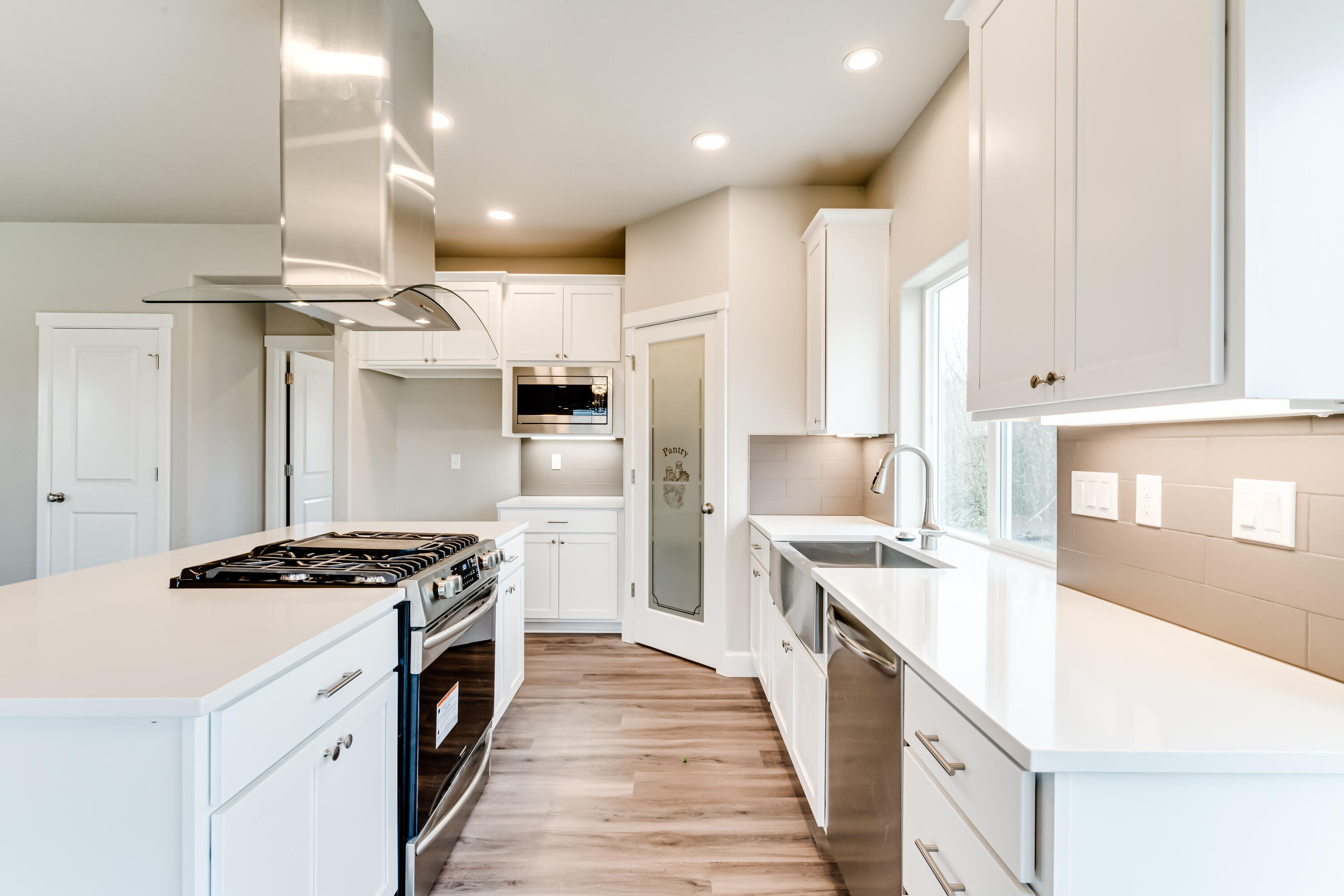 1086 NW Walnut Avenue, 72