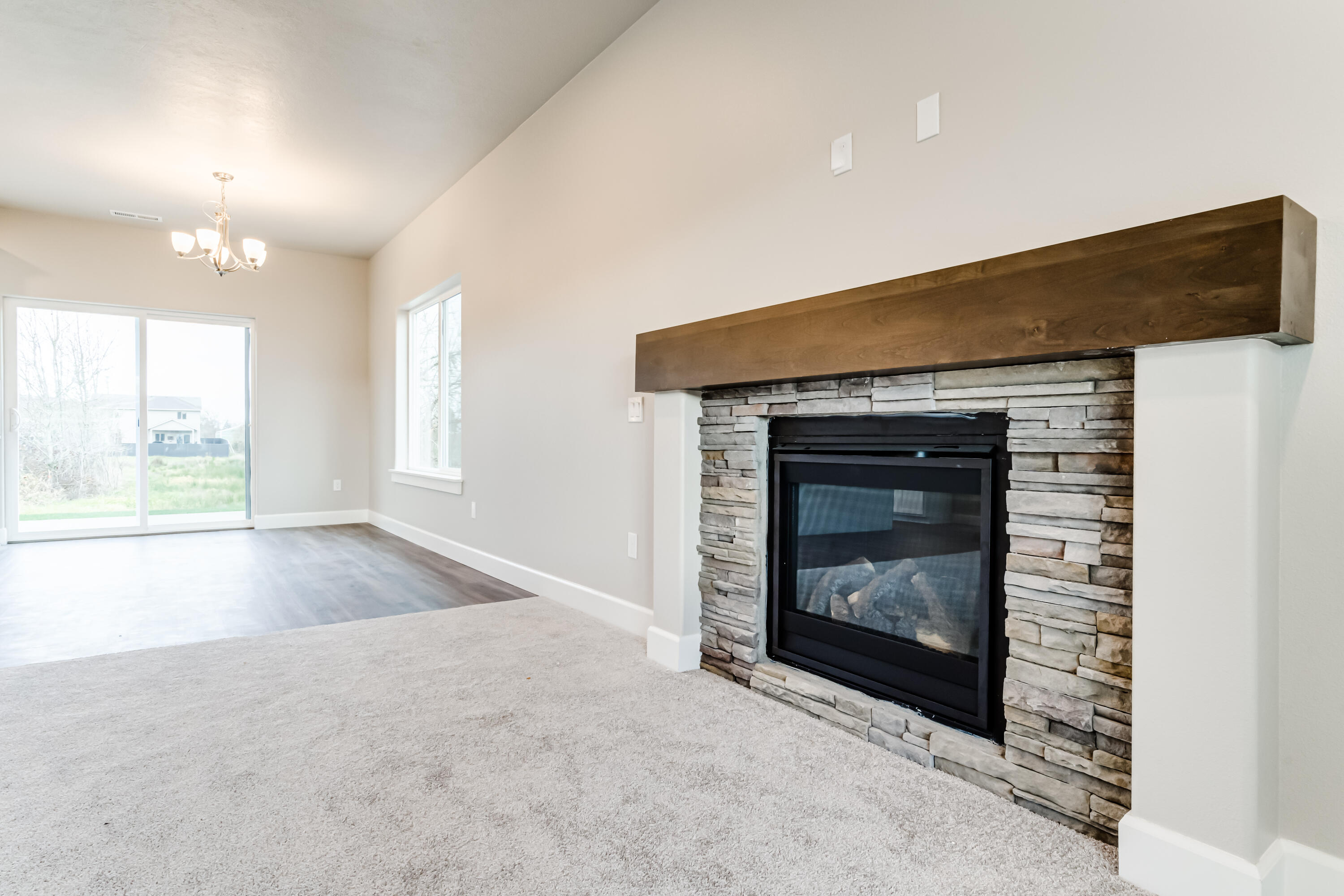1086 NW Walnut Avenue, 72