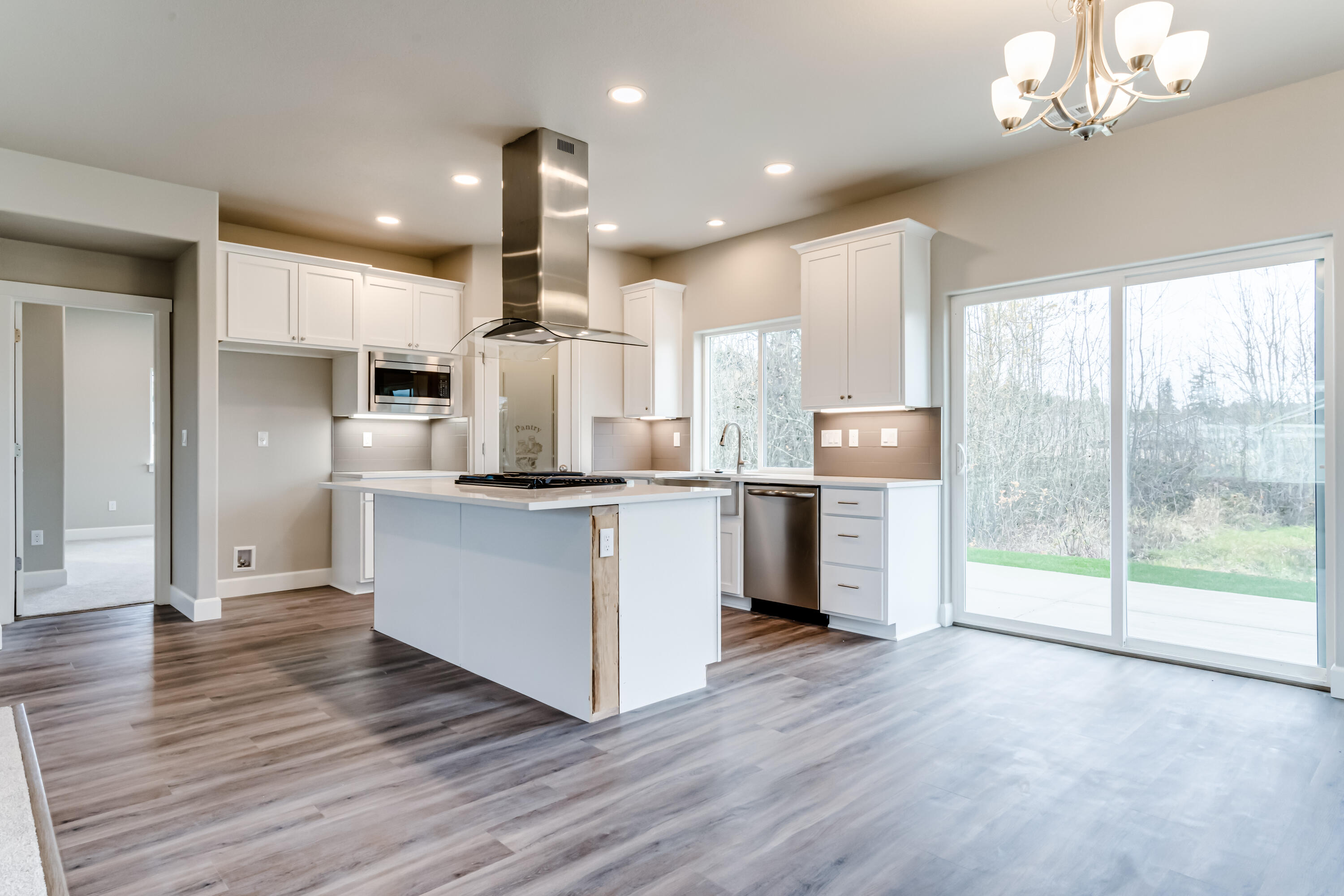 1086 NW Walnut Avenue, 72