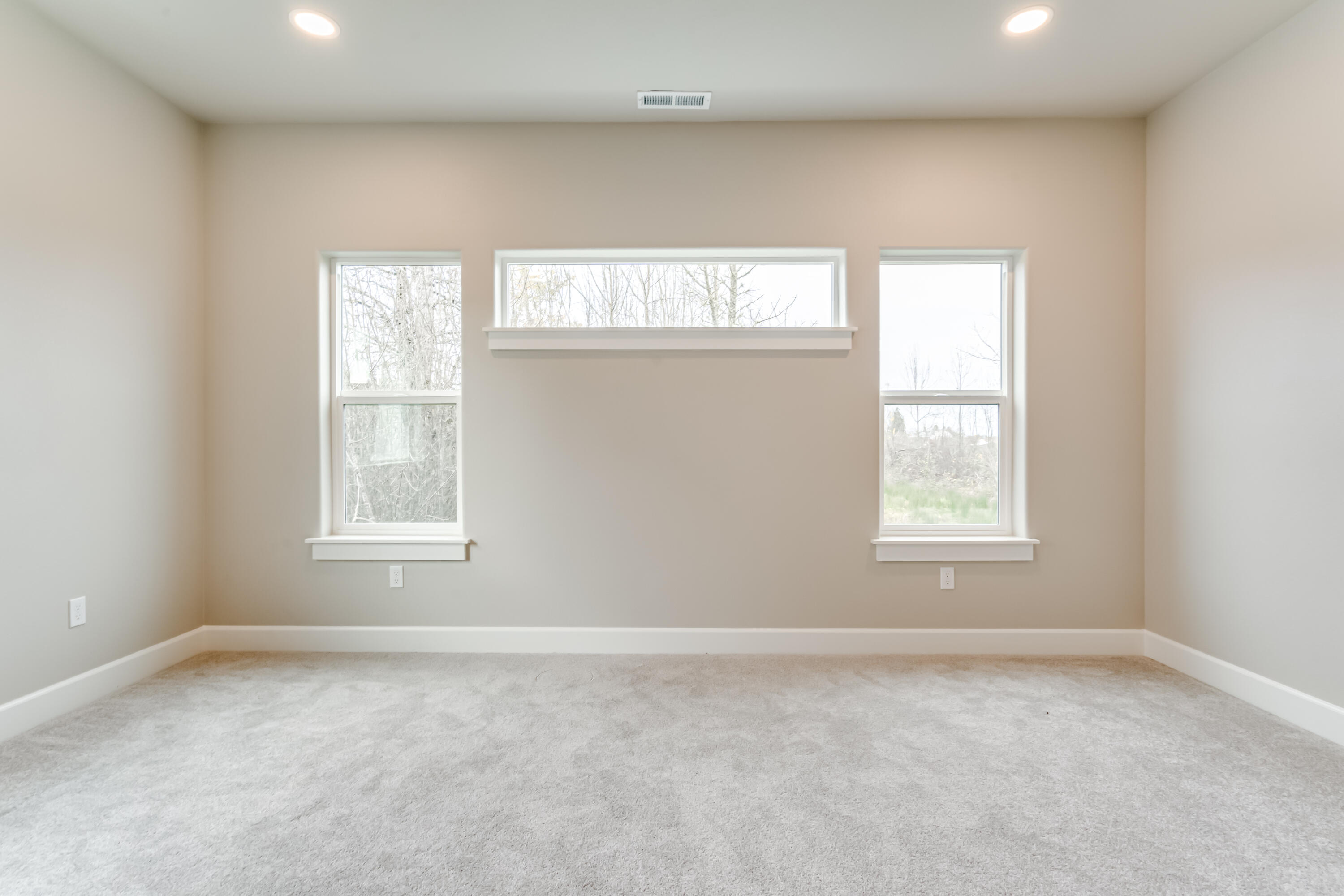 1086 NW Walnut Avenue, 72