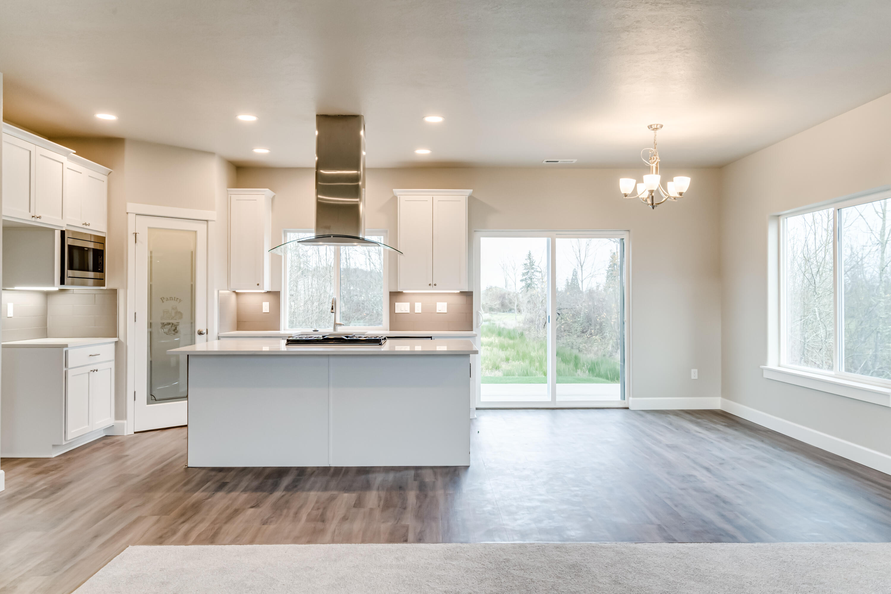 1086 NW Walnut Avenue, 72