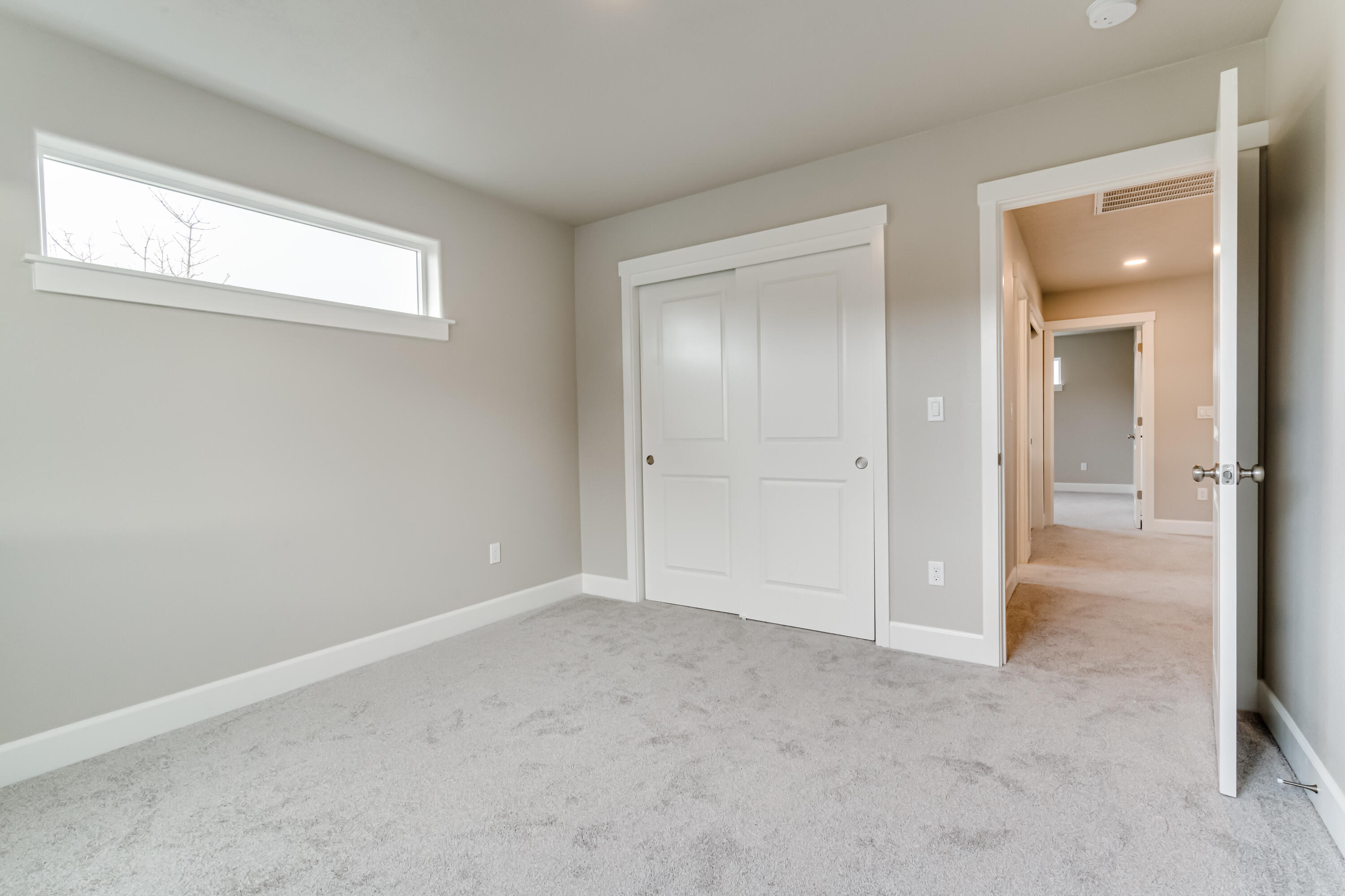 1086 NW Walnut Avenue, 72