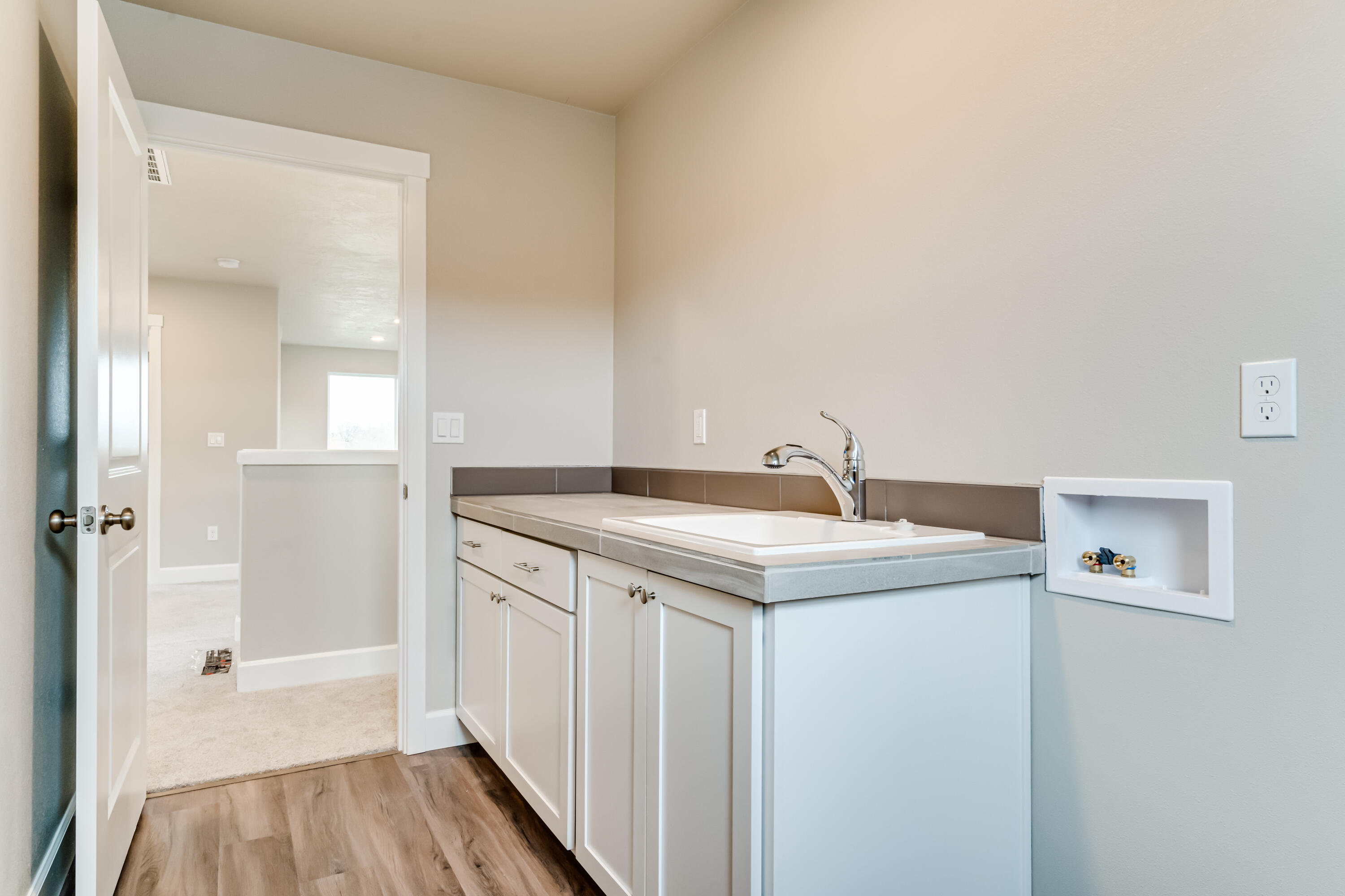 1086 NW Walnut Avenue, 72