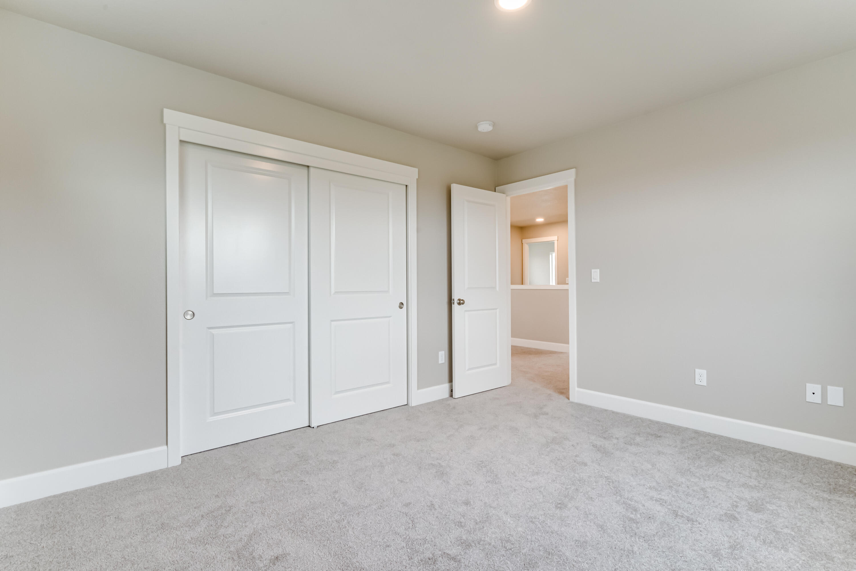 1086 NW Walnut Avenue, 72